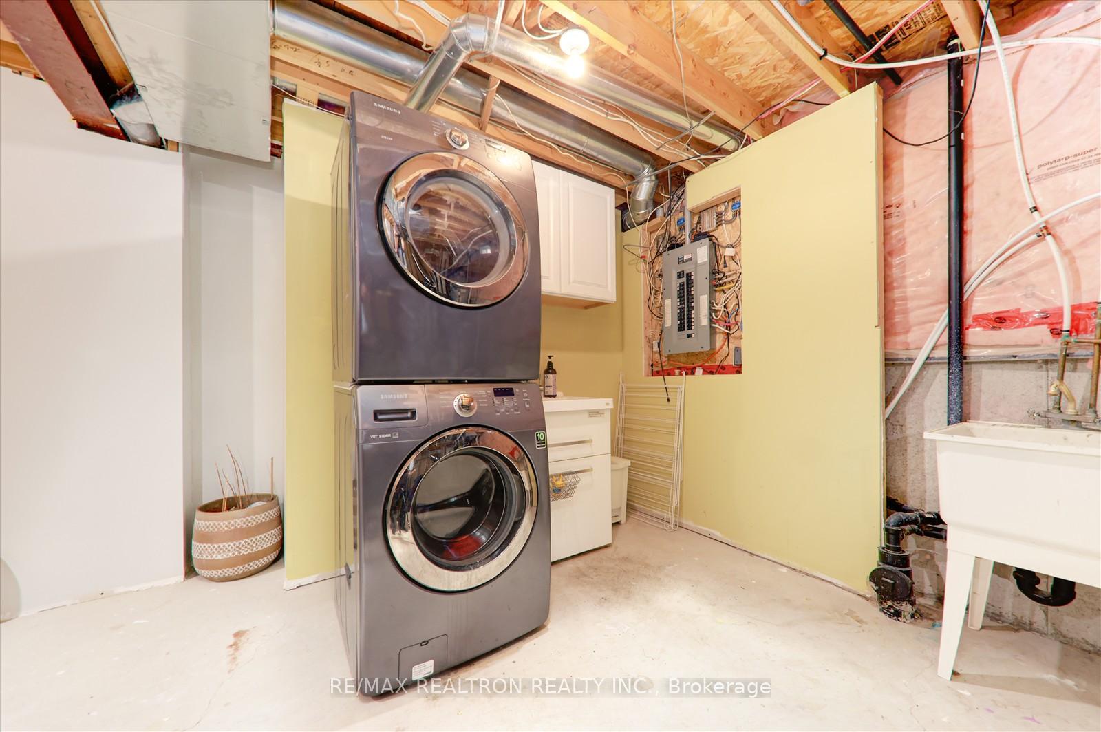 Photo 31 of 1275 Langley Circle, Oshawa, Pinecrest — HOMEH