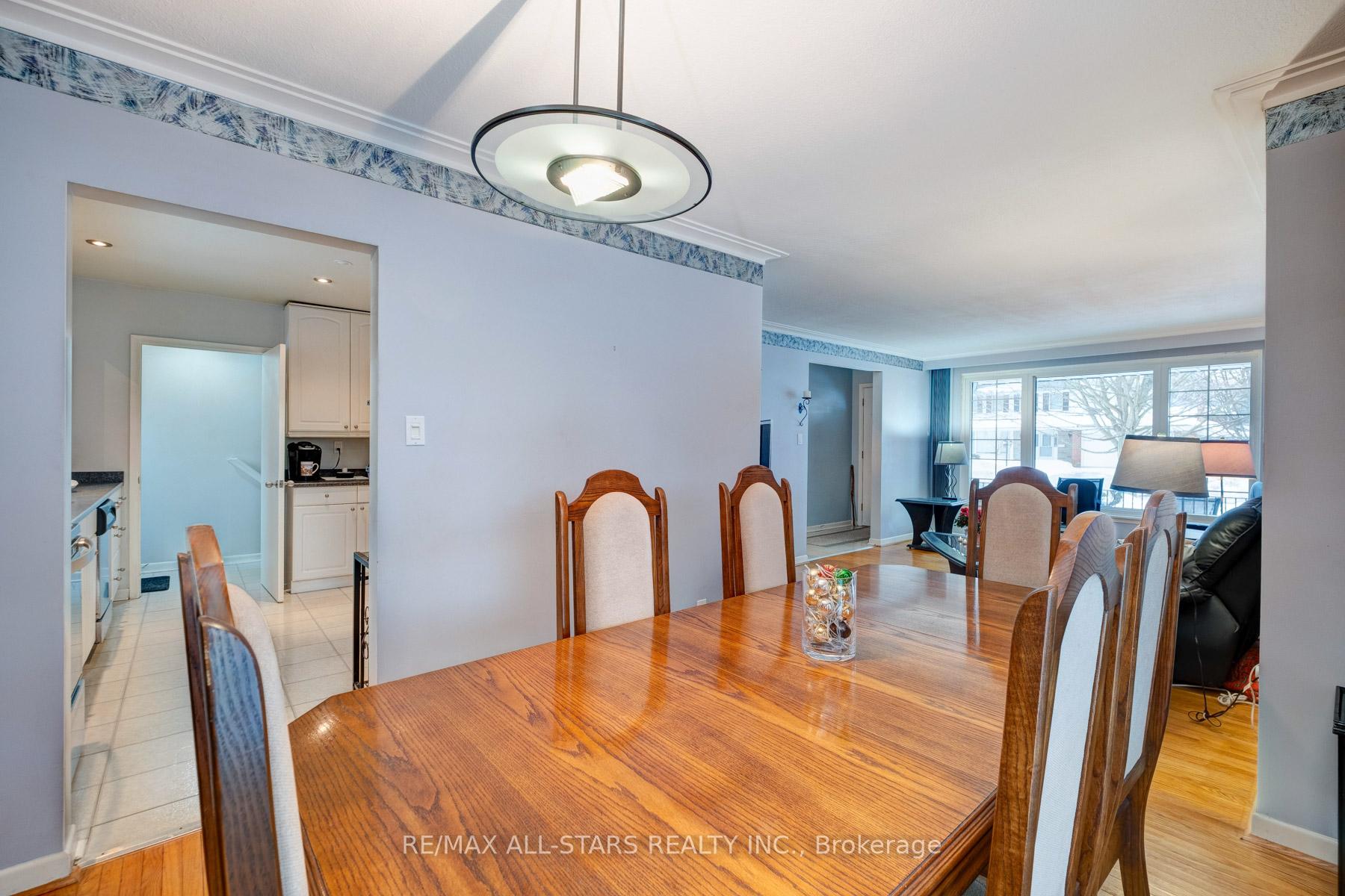 Photo 32 of 64 Southdale Drive, Markham, Bullock — HOMEH