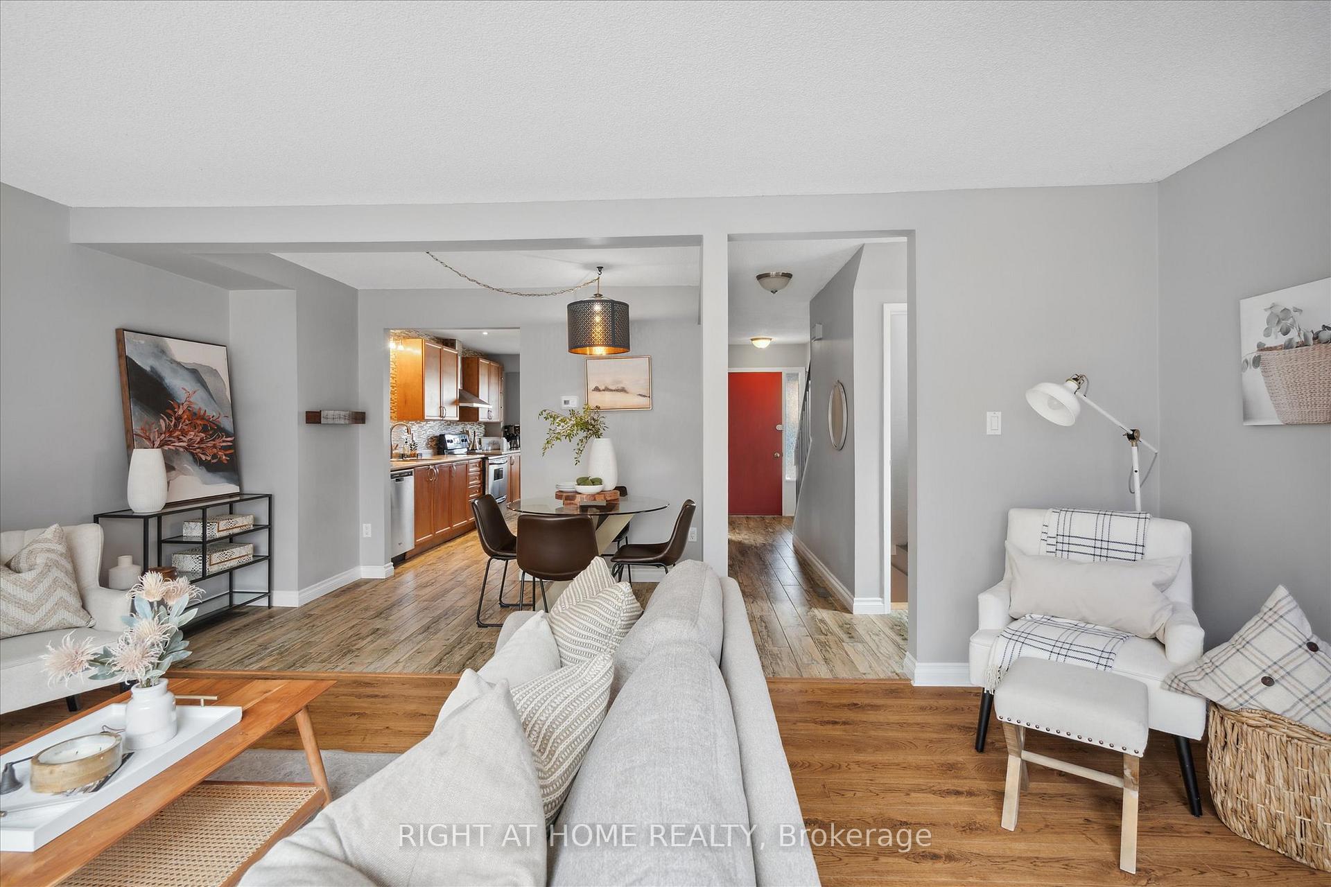 Photo 13 of 522 Camelot Drive, Oshawa, Eastdale — HOMEH