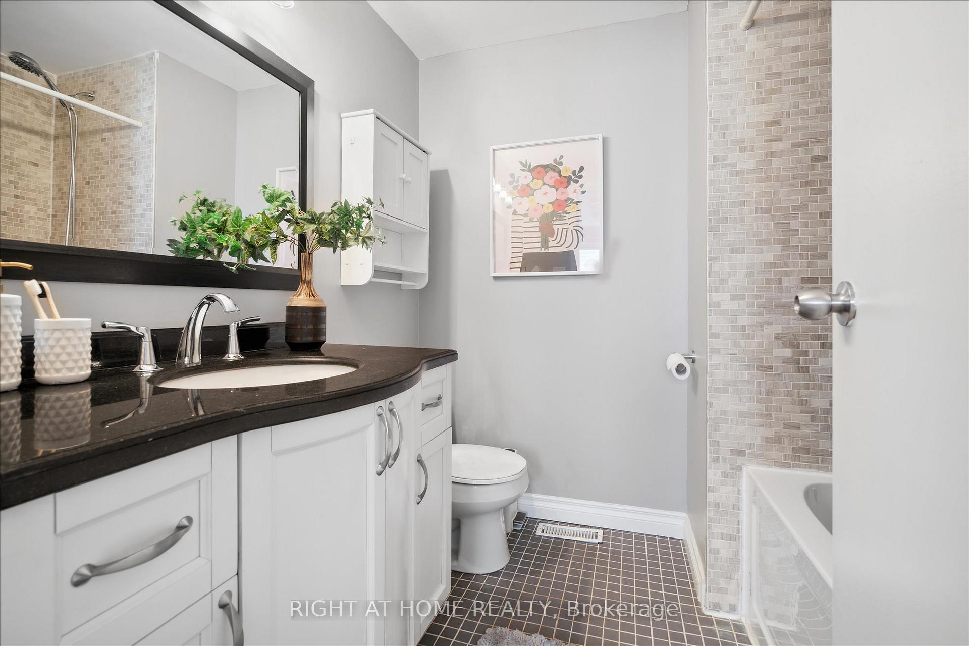 Photo 33 of 522 Camelot Drive, Oshawa, Eastdale — HOMEH