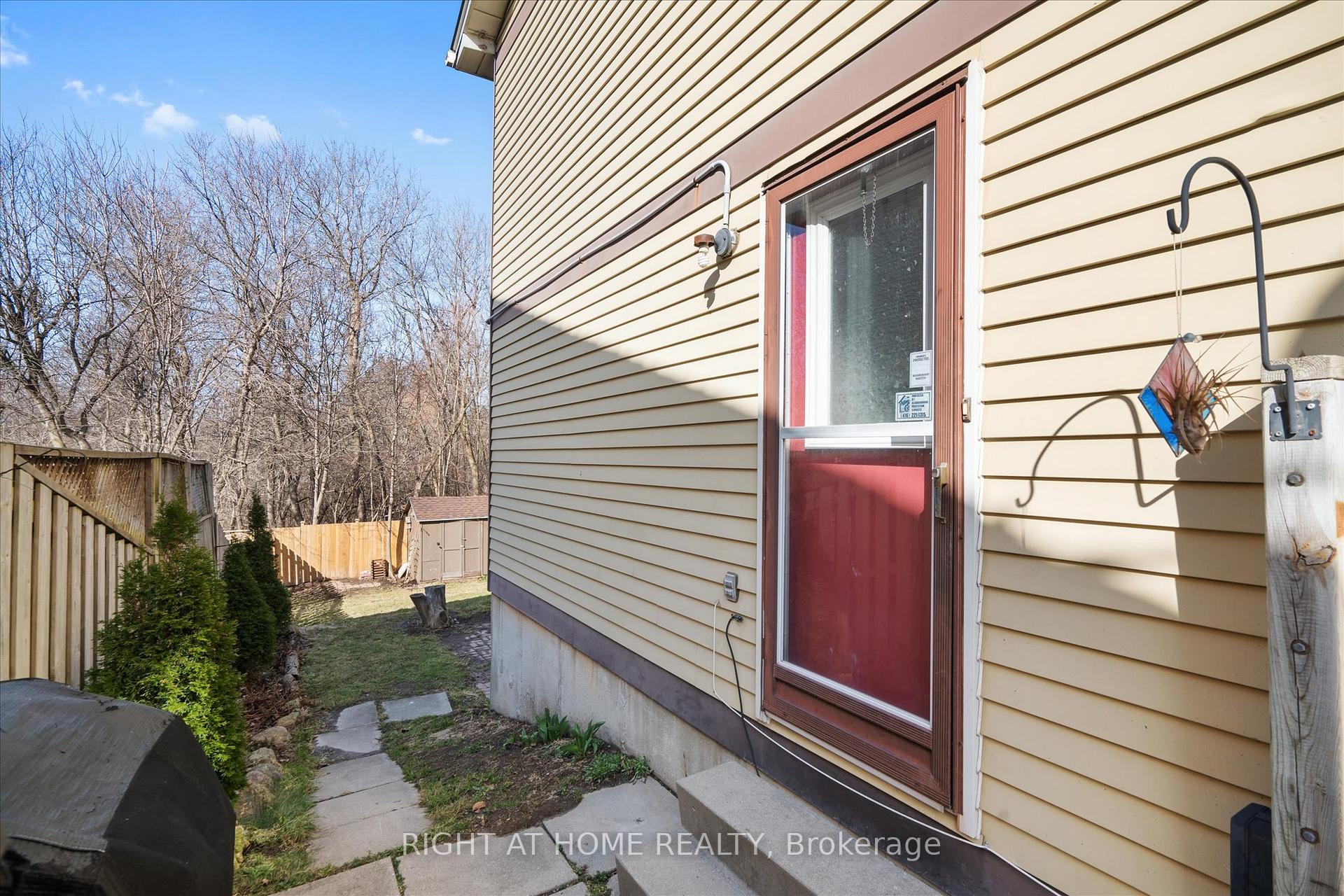 Photo 35 of 522 Camelot Drive, Oshawa, Eastdale — HOMEH
