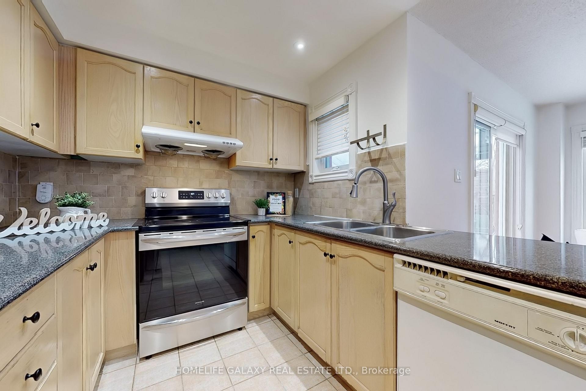 Photo 11 of 1664 Autumn Crescent, Pickering, Amberlea — HOMEH