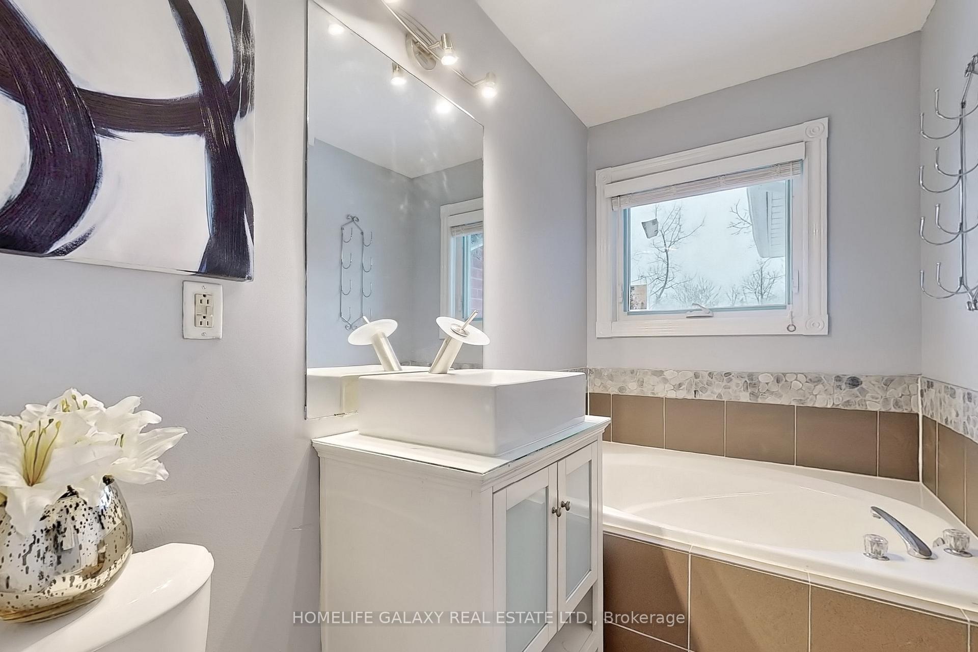Photo 32 of 1664 Autumn Crescent, Pickering, Amberlea — HOMEH
