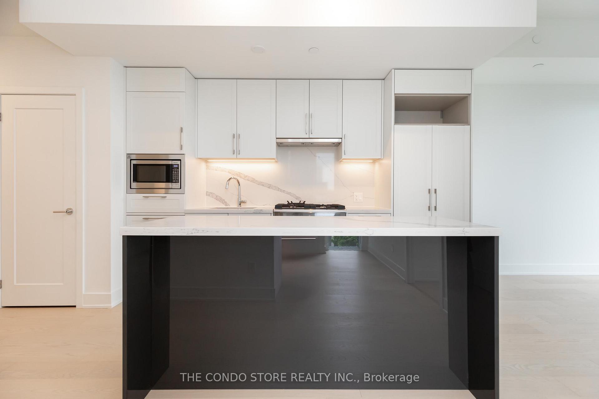 Photo 4 of Unit 707, 8 Manor Road W, Toronto, Yonge-Eglinton — HOMEH