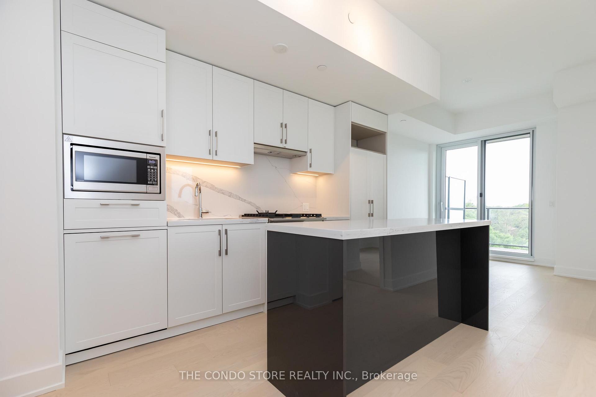 Photo 3 of Unit 707, 8 Manor Road W, Toronto, Yonge-Eglinton — HOMEH