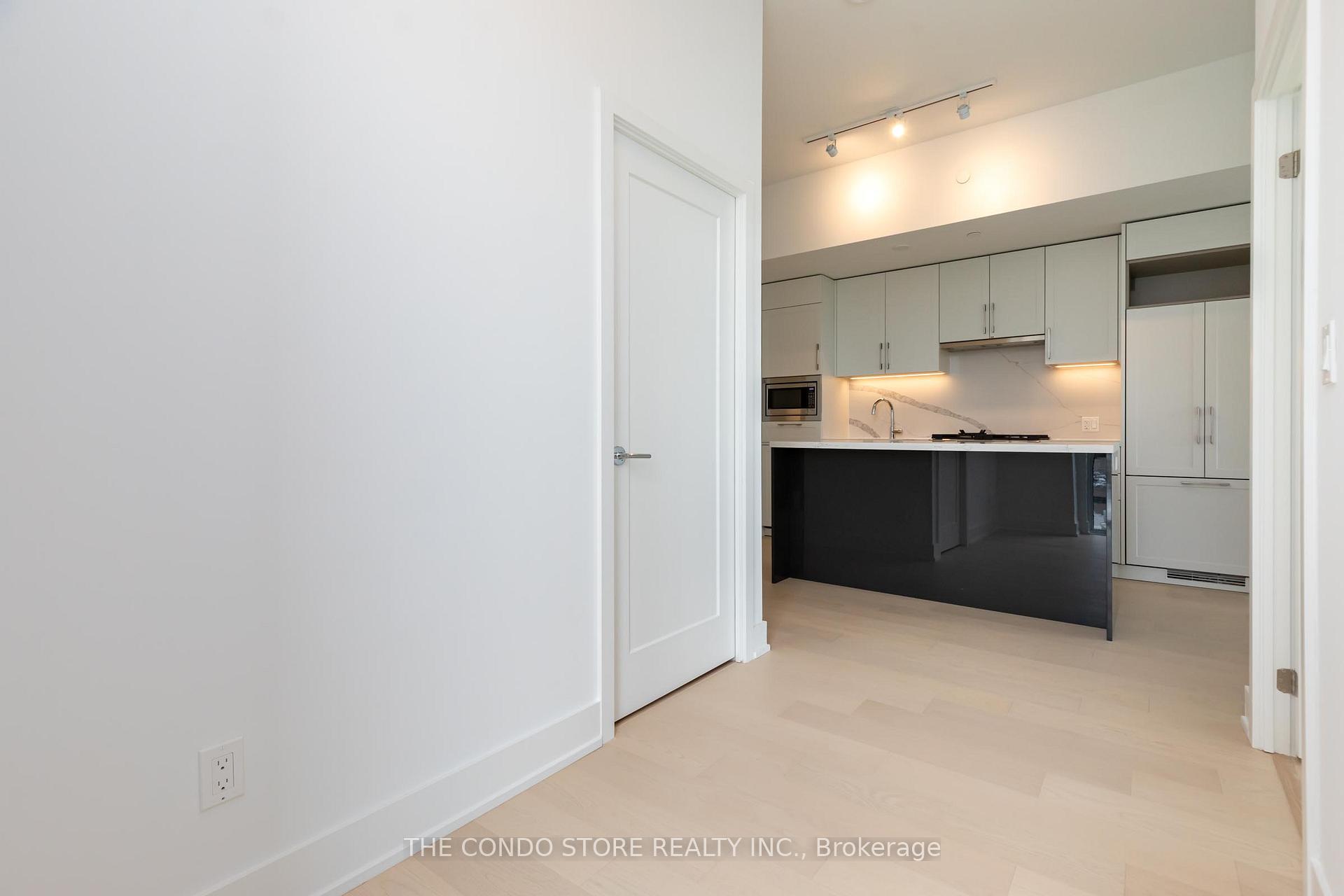 Photo 11 of Unit 707, 8 Manor Road W, Toronto, Yonge-Eglinton — HOMEH