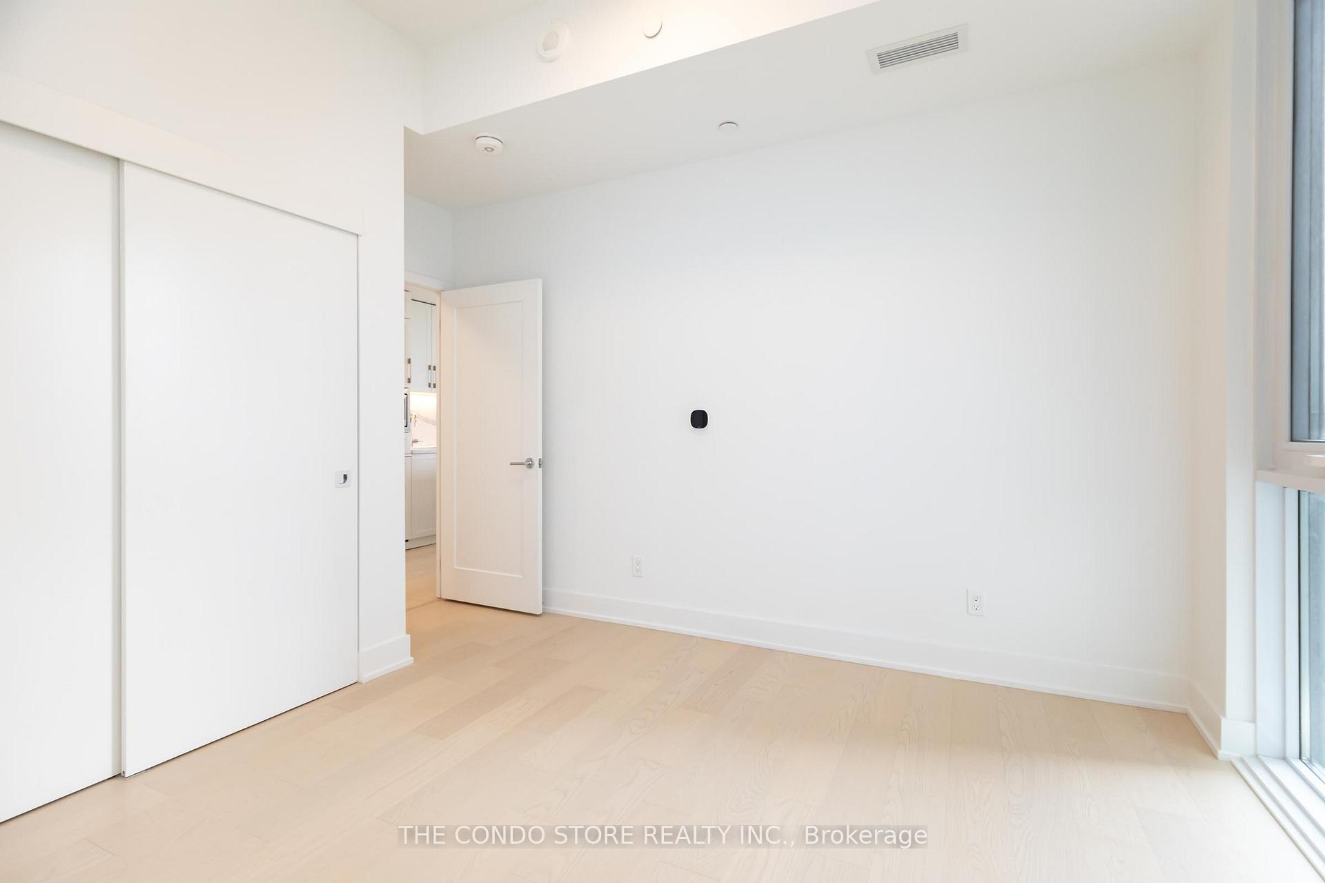 Photo 9 of Unit 707, 8 Manor Road W, Toronto, Yonge-Eglinton — HOMEH