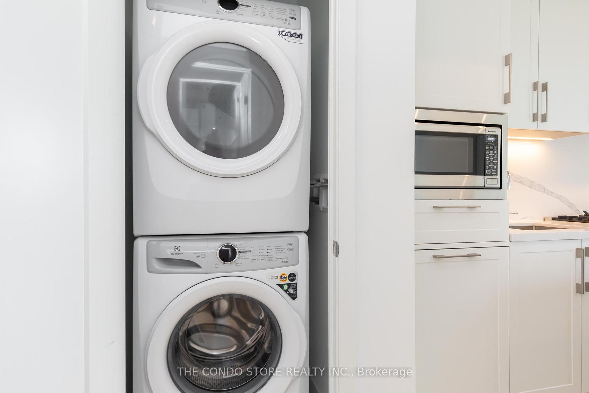Photo 19 of Unit 707, 8 Manor Road W, Toronto, Yonge-Eglinton — HOMEH