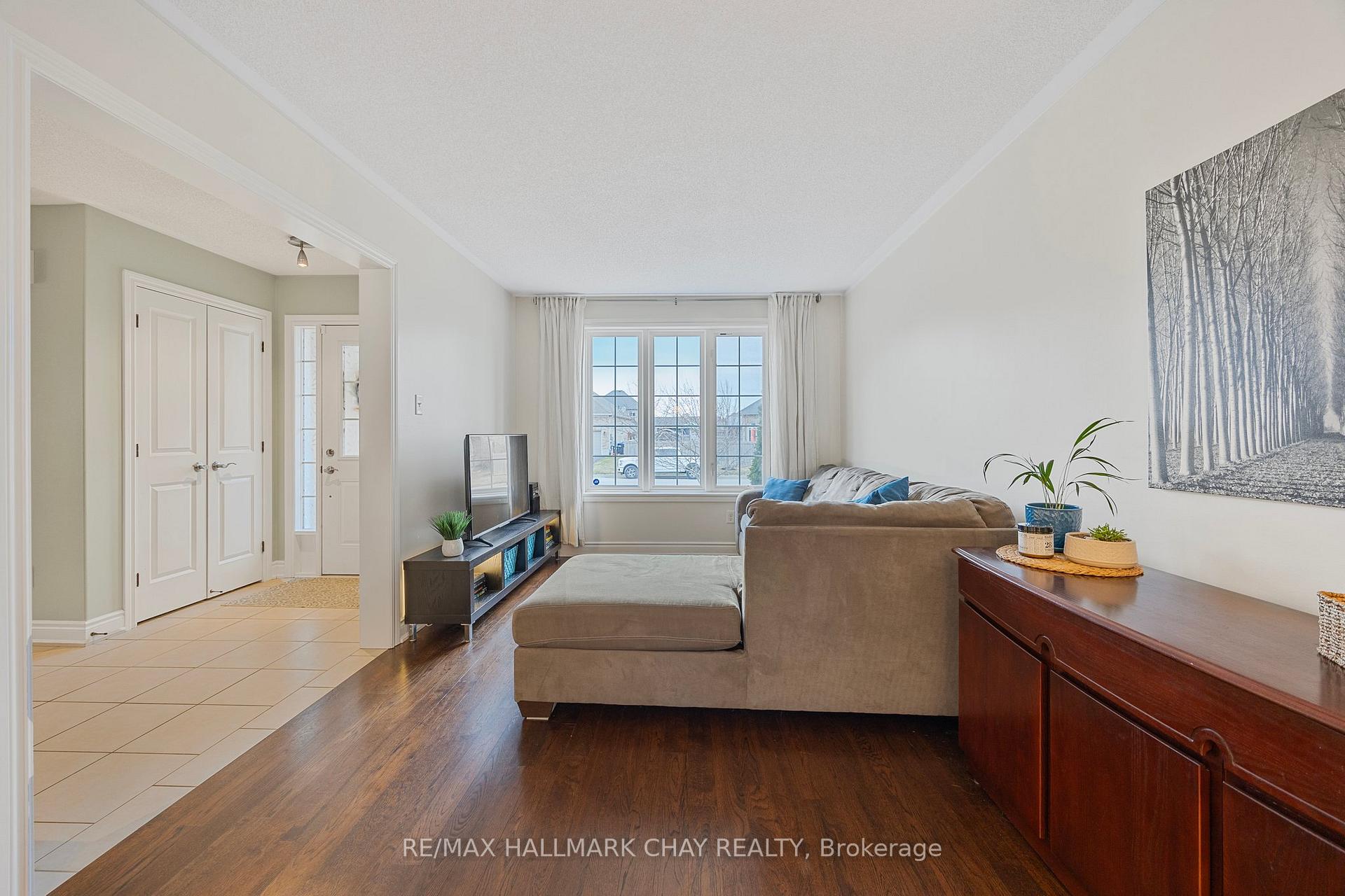 Photo 9 of 141 Arnold Crescent, Essa, Angus — HOMEH