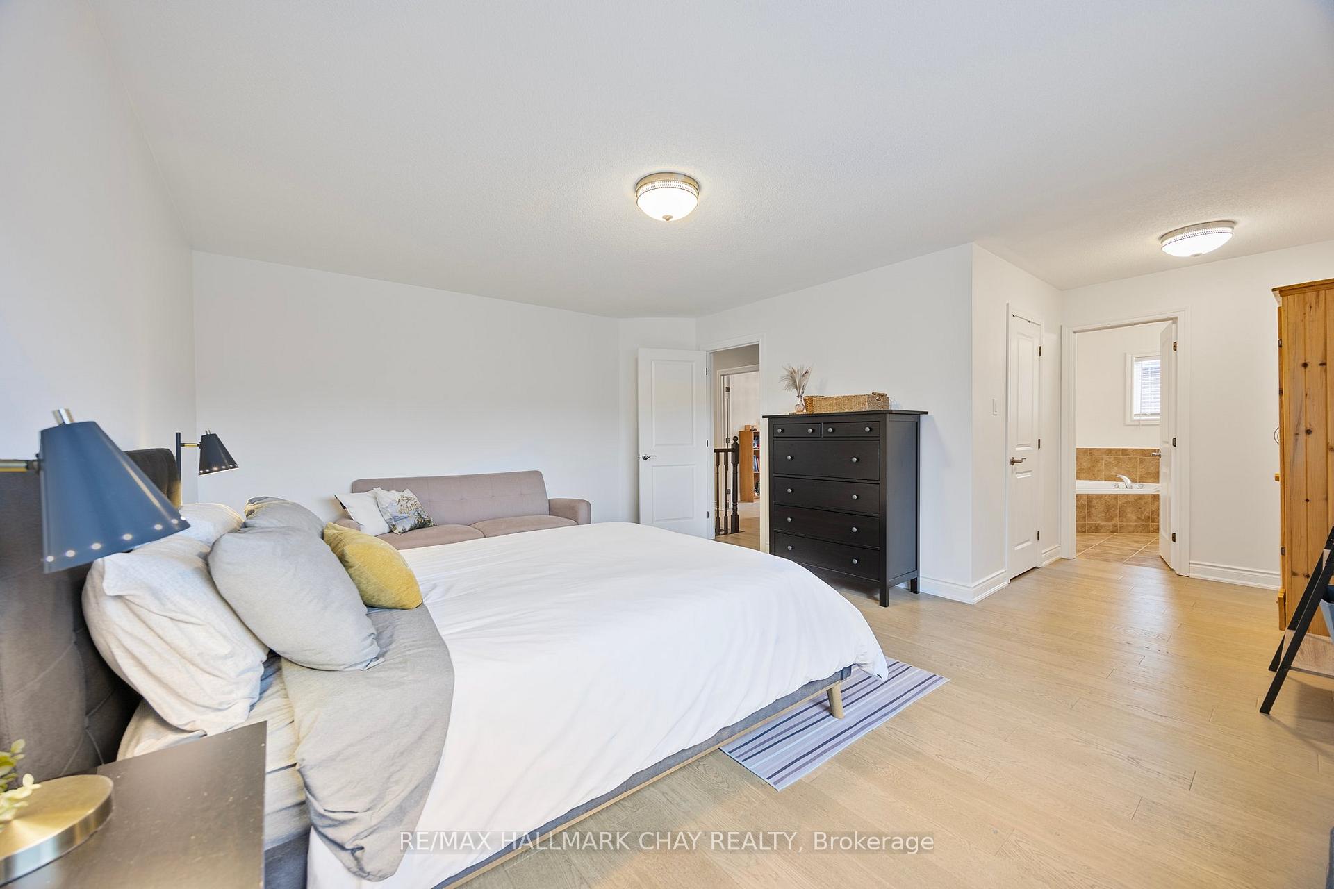 Photo 14 of 141 Arnold Crescent, Essa, Angus — HOMEH