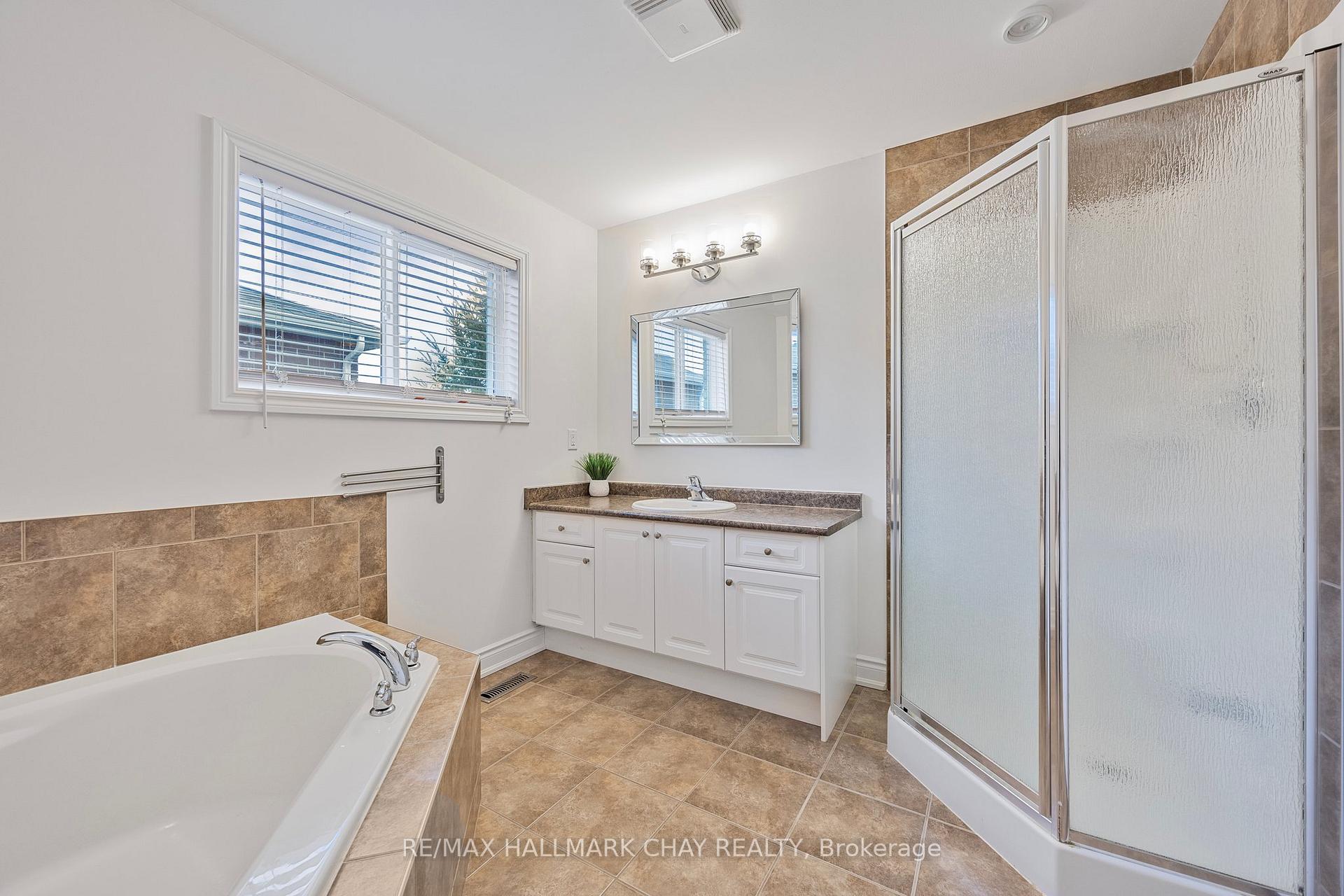 Photo 16 of 141 Arnold Crescent, Essa, Angus — HOMEH