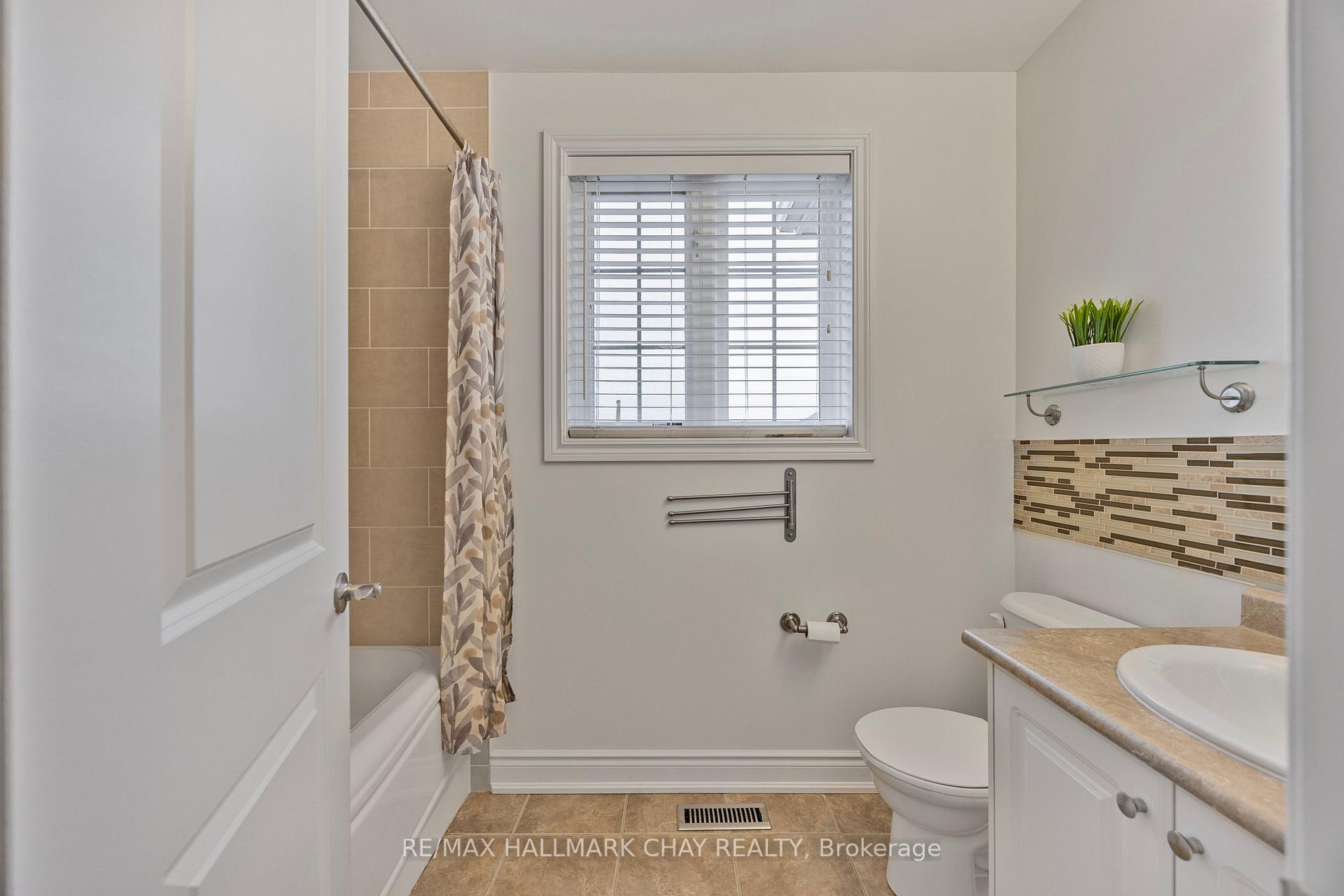 Photo 23 of 141 Arnold Crescent, Essa, Angus — HOMEH