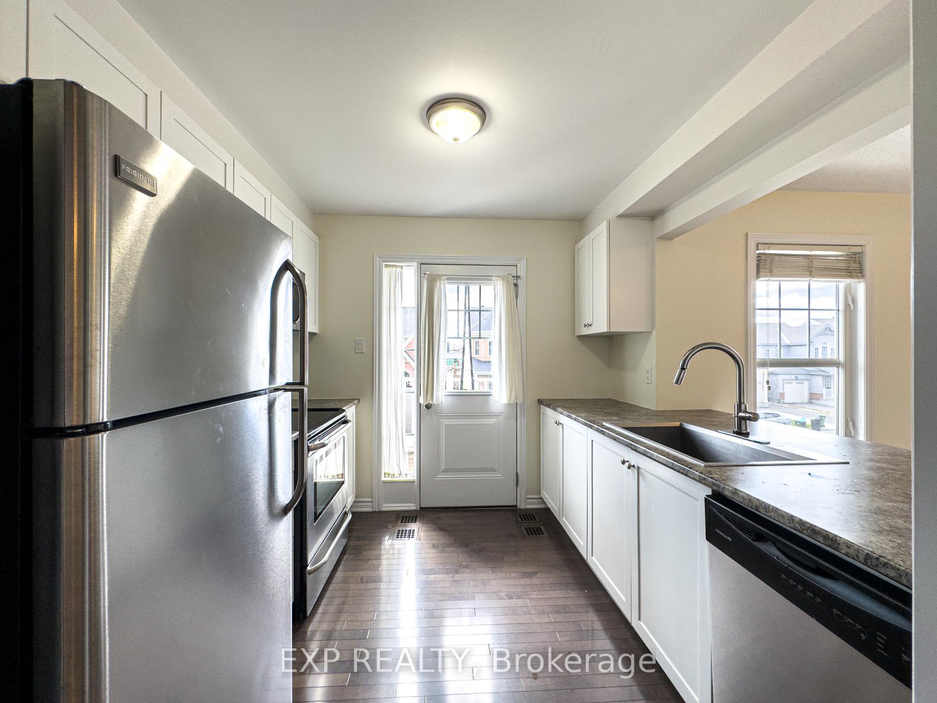 Photo 10 of 112 Pennant Avenue, Ottawa, Barrhaven - Half Moon Bay — HOMEH