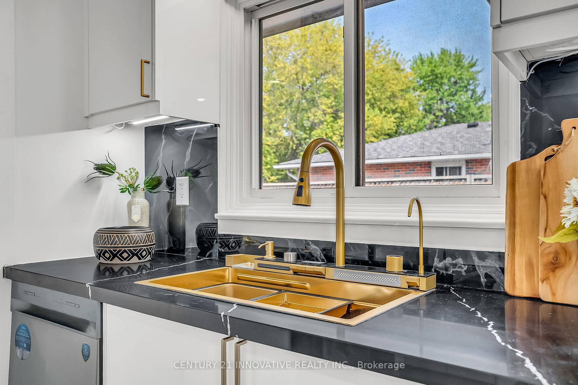 Photo 15 of 25 Lewin Crescent, Ajax, South East — HOMEH