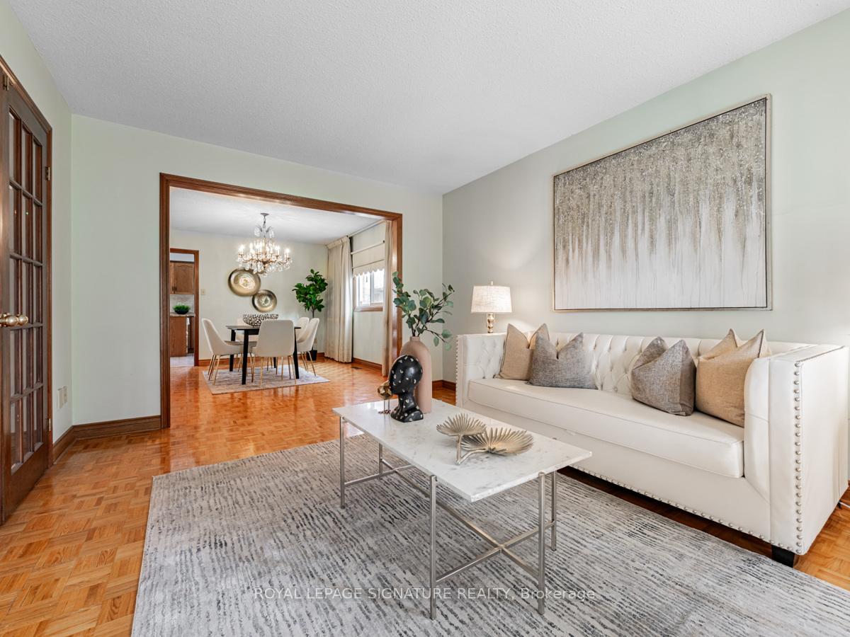 Photo 6 of 84 Jade Crescent, Vaughan, West Woodbridge — HOMEH
