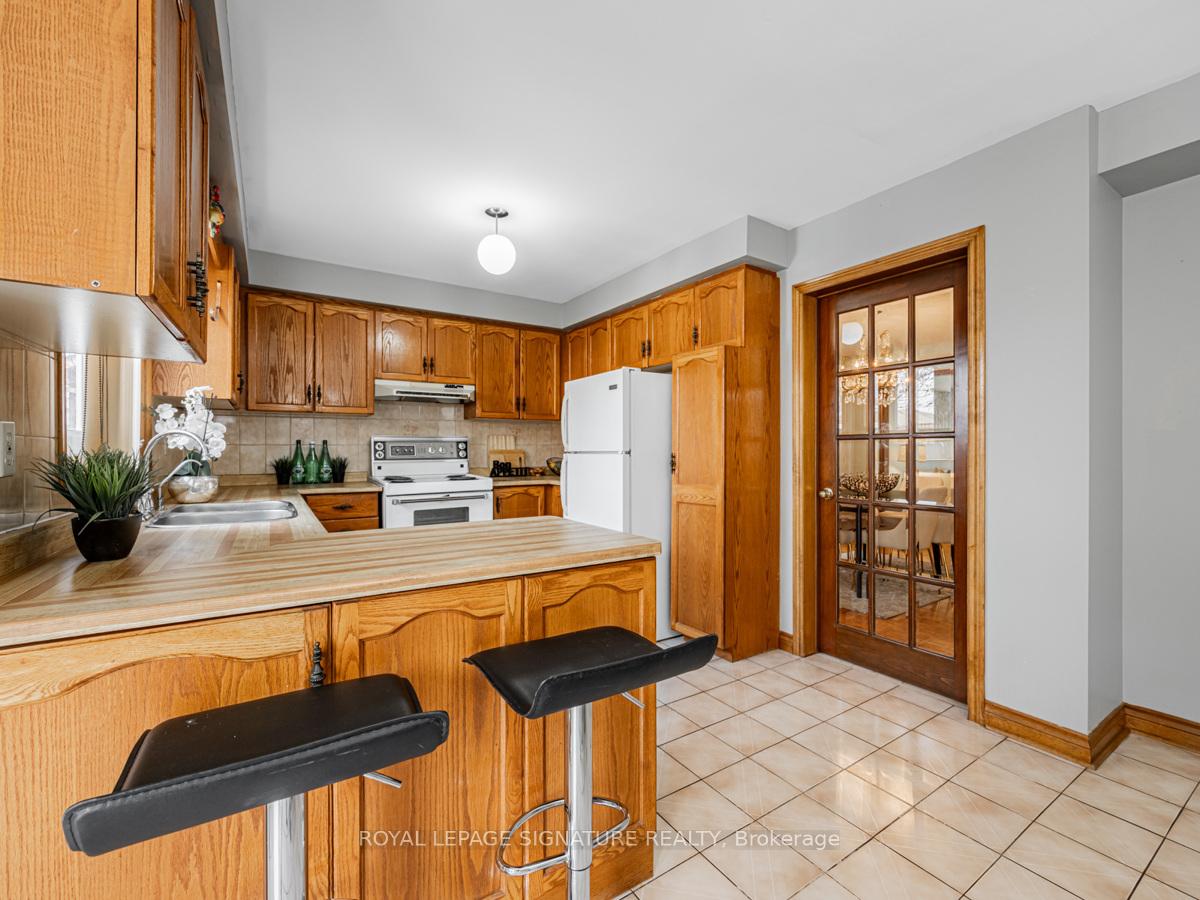 Photo 12 of 84 Jade Crescent, Vaughan, West Woodbridge — HOMEH