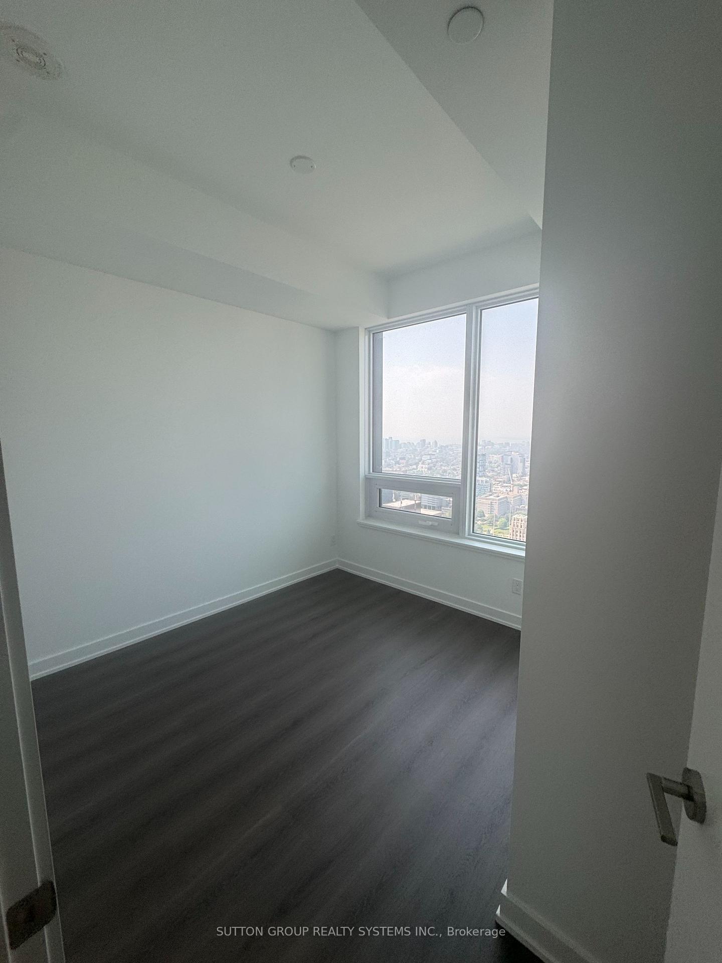 Photo 10 of Unit 5901, 8 Wellesley Street W, Toronto, Bay Street Corridor — HOMEH