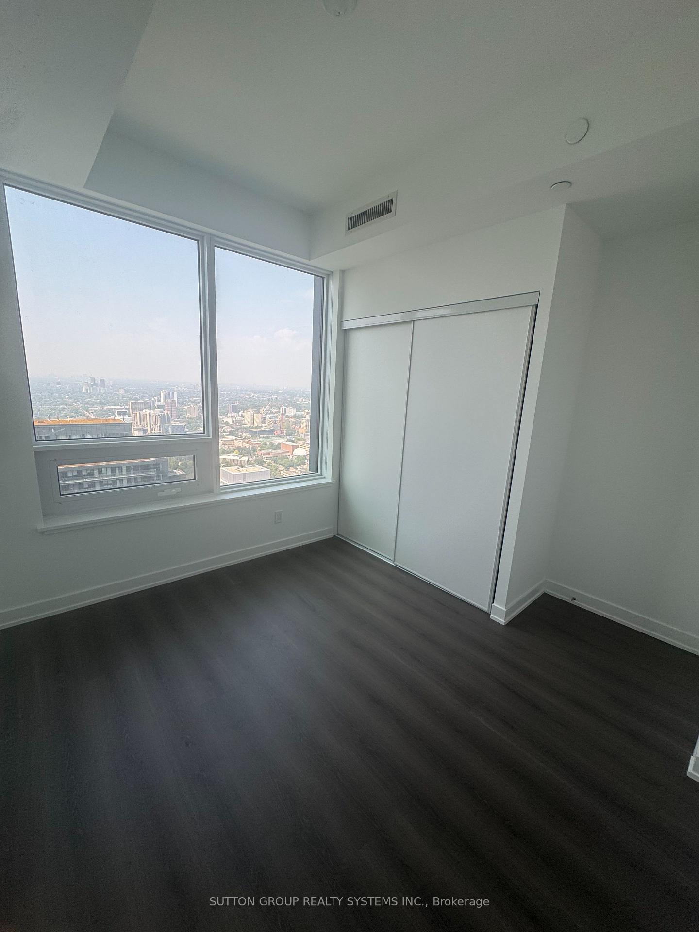 Photo 12 of Unit 5901, 8 Wellesley Street W, Toronto, Bay Street Corridor — HOMEH