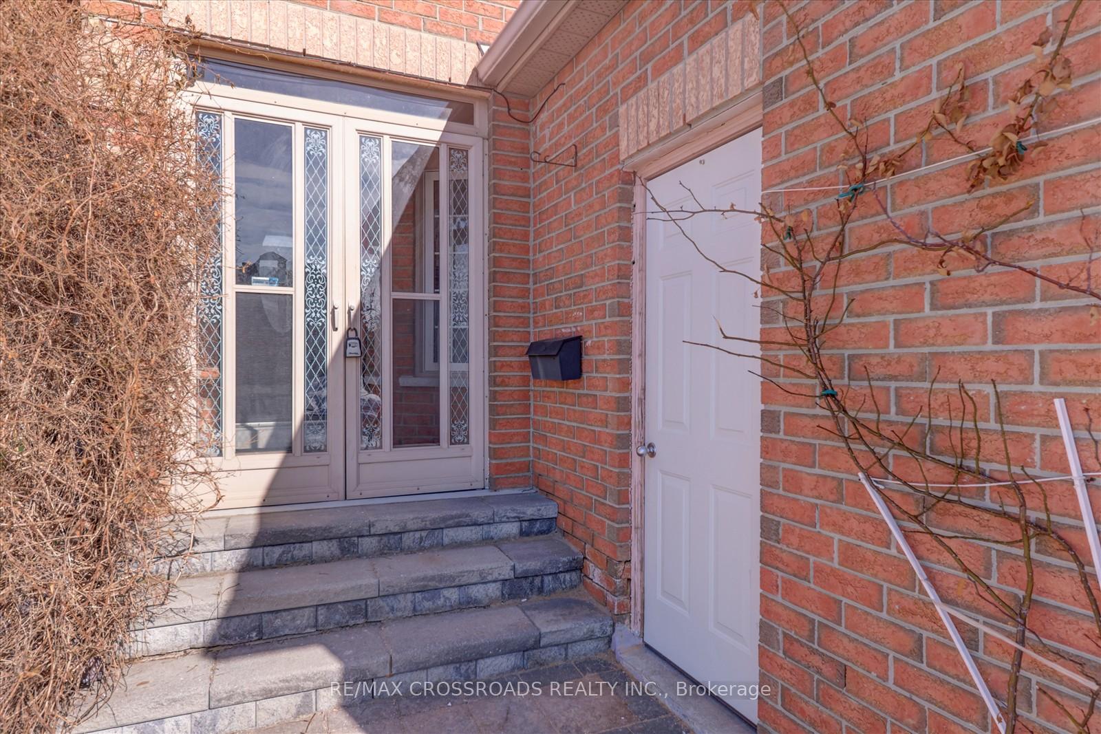 Photo 6 of 94 Walford Road, Markham, Middlefield — HOMEH