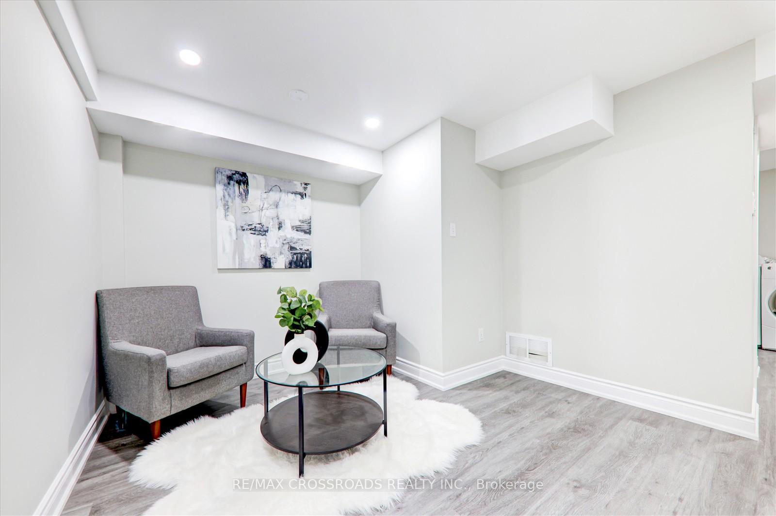 Photo 32 of 94 Walford Road, Markham, Middlefield — HOMEH