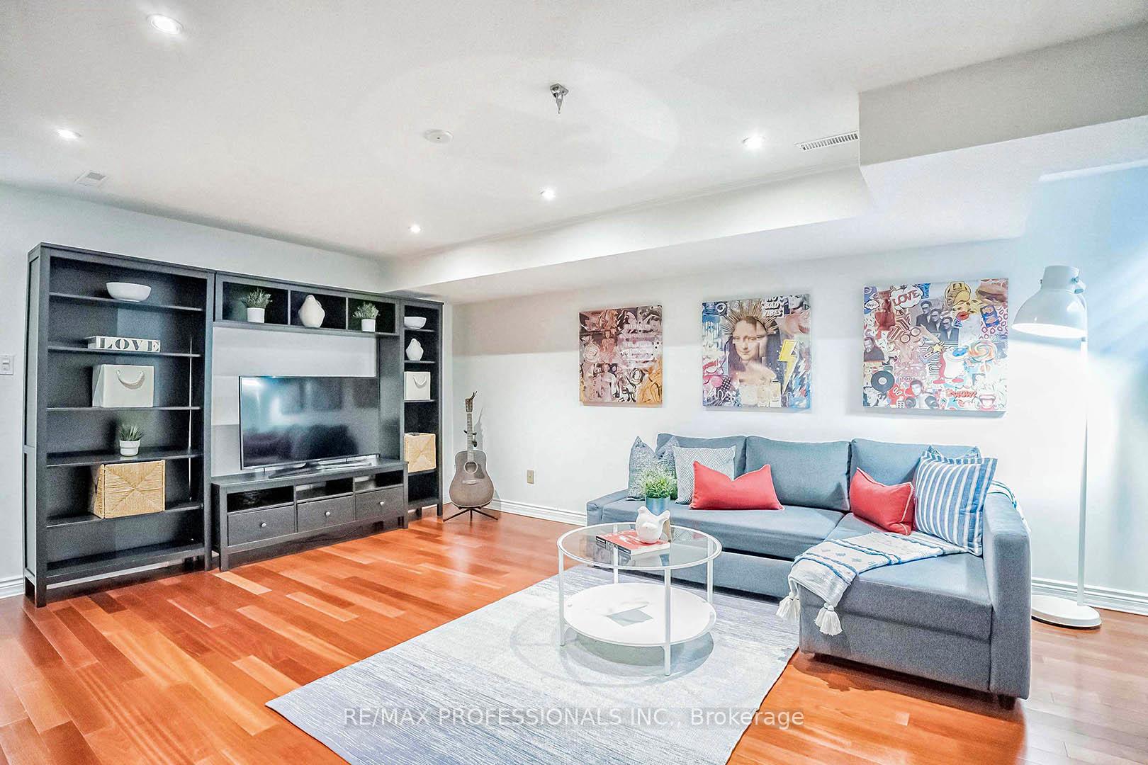 Photo 19 of 14 Kellner Court, Toronto, Woodbine Corridor — HOMEH