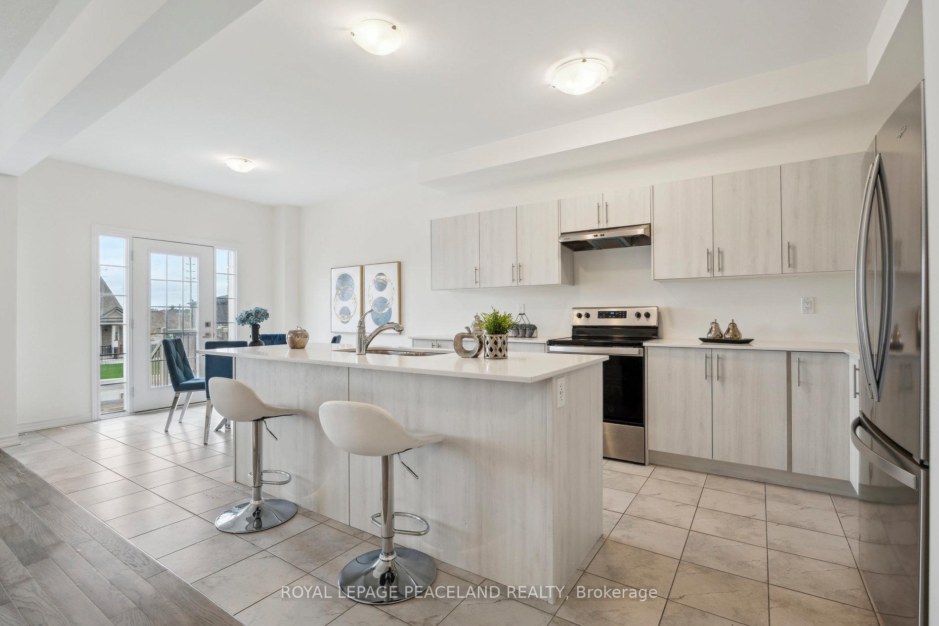 Photo 19 of 15 Harvest Crescent, Barrie, Rural Barrie Southeast — HOMEH