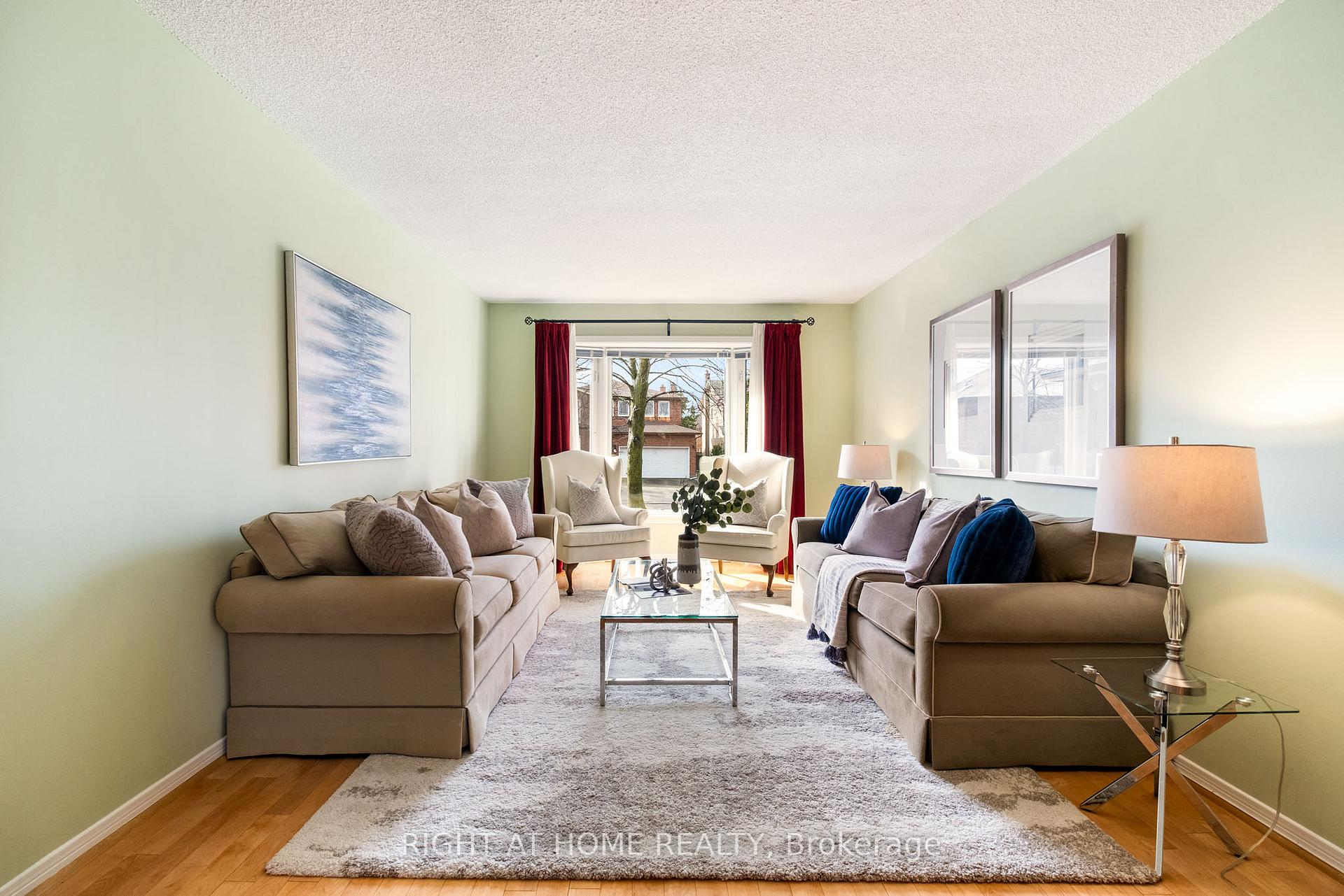 Photo 2 of 30 Glendale Road, Markham, Thornlea — HOMEH