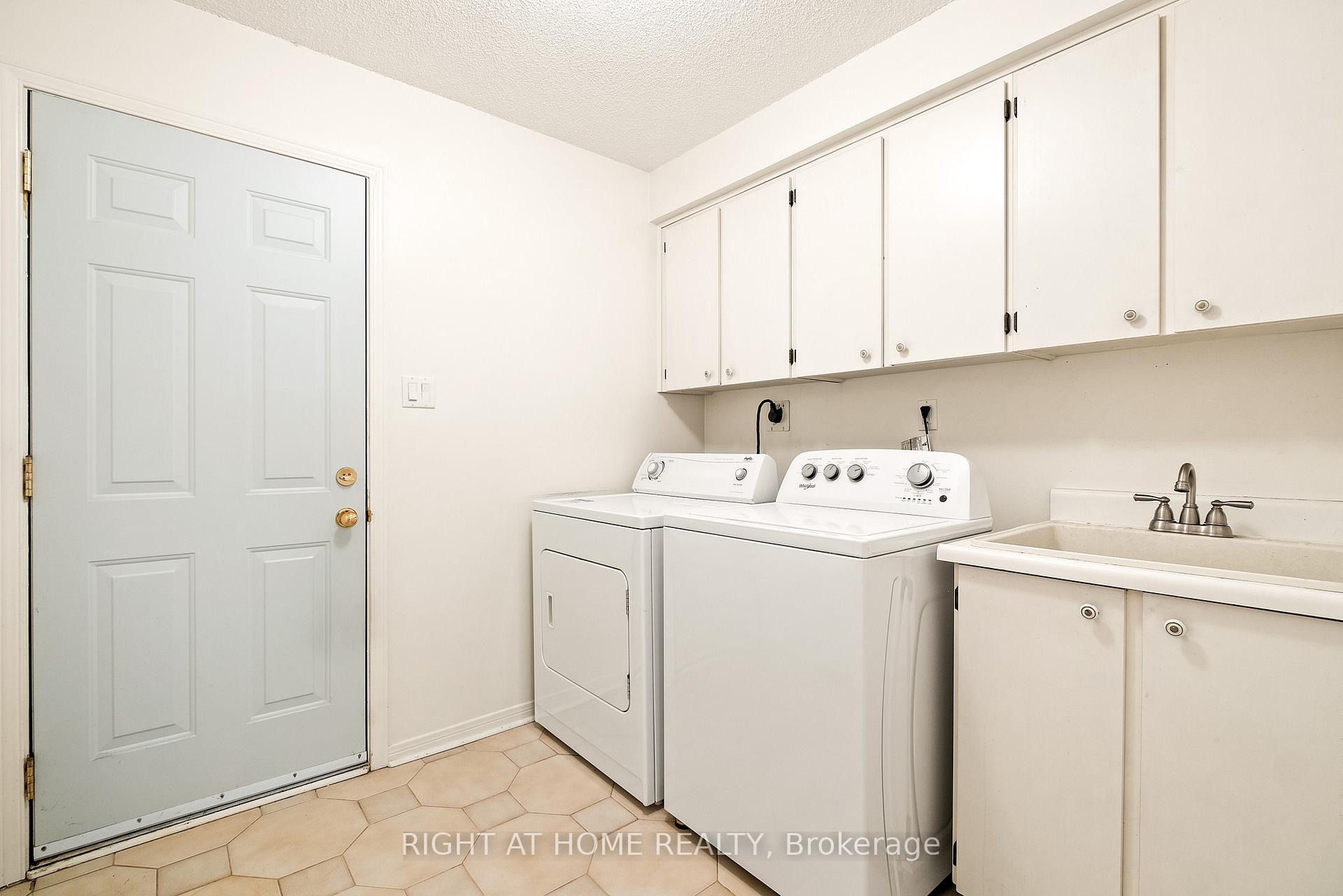 Photo 8 of 30 Glendale Road, Markham, Thornlea — HOMEH