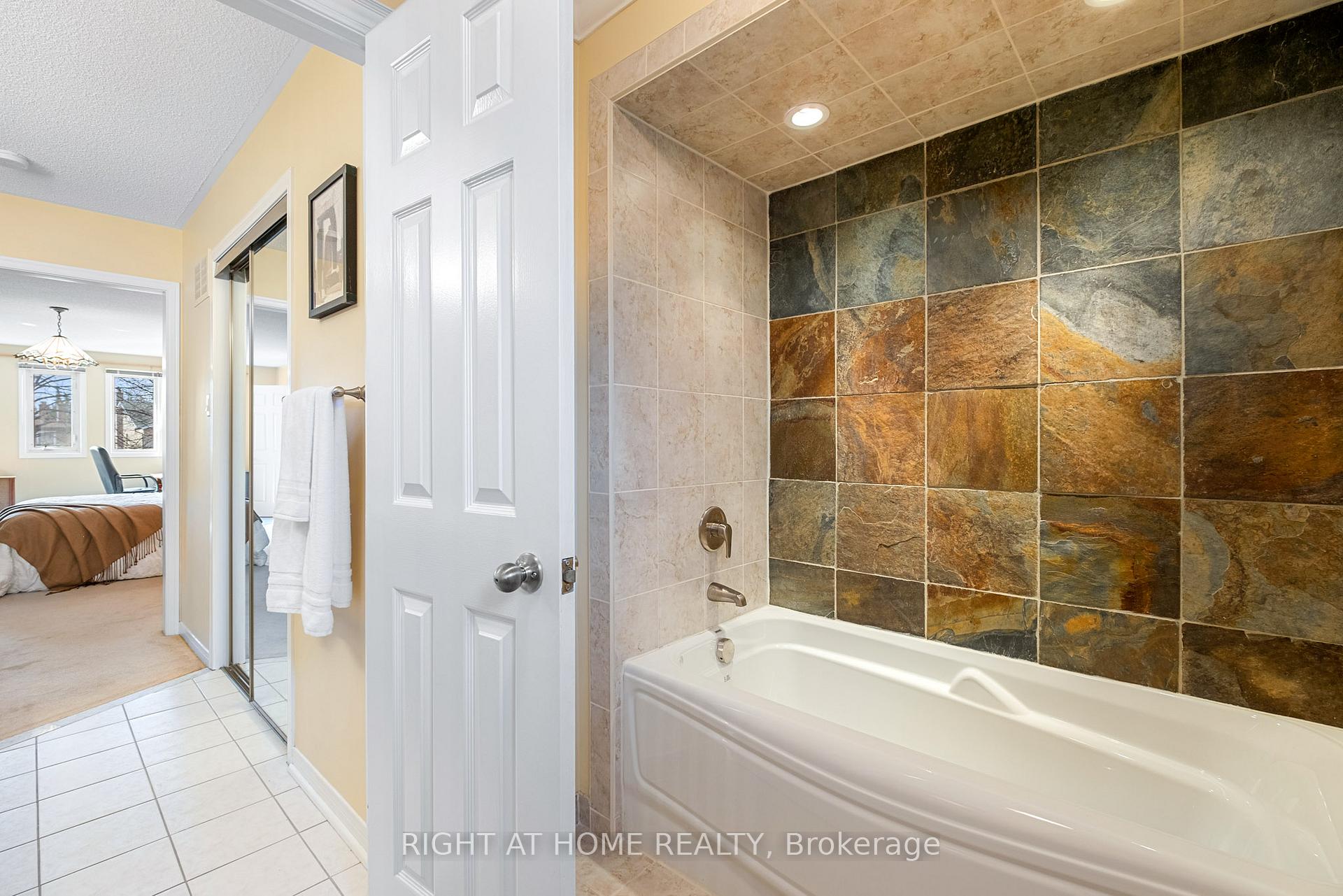 Photo 15 of 30 Glendale Road, Markham, Thornlea — HOMEH