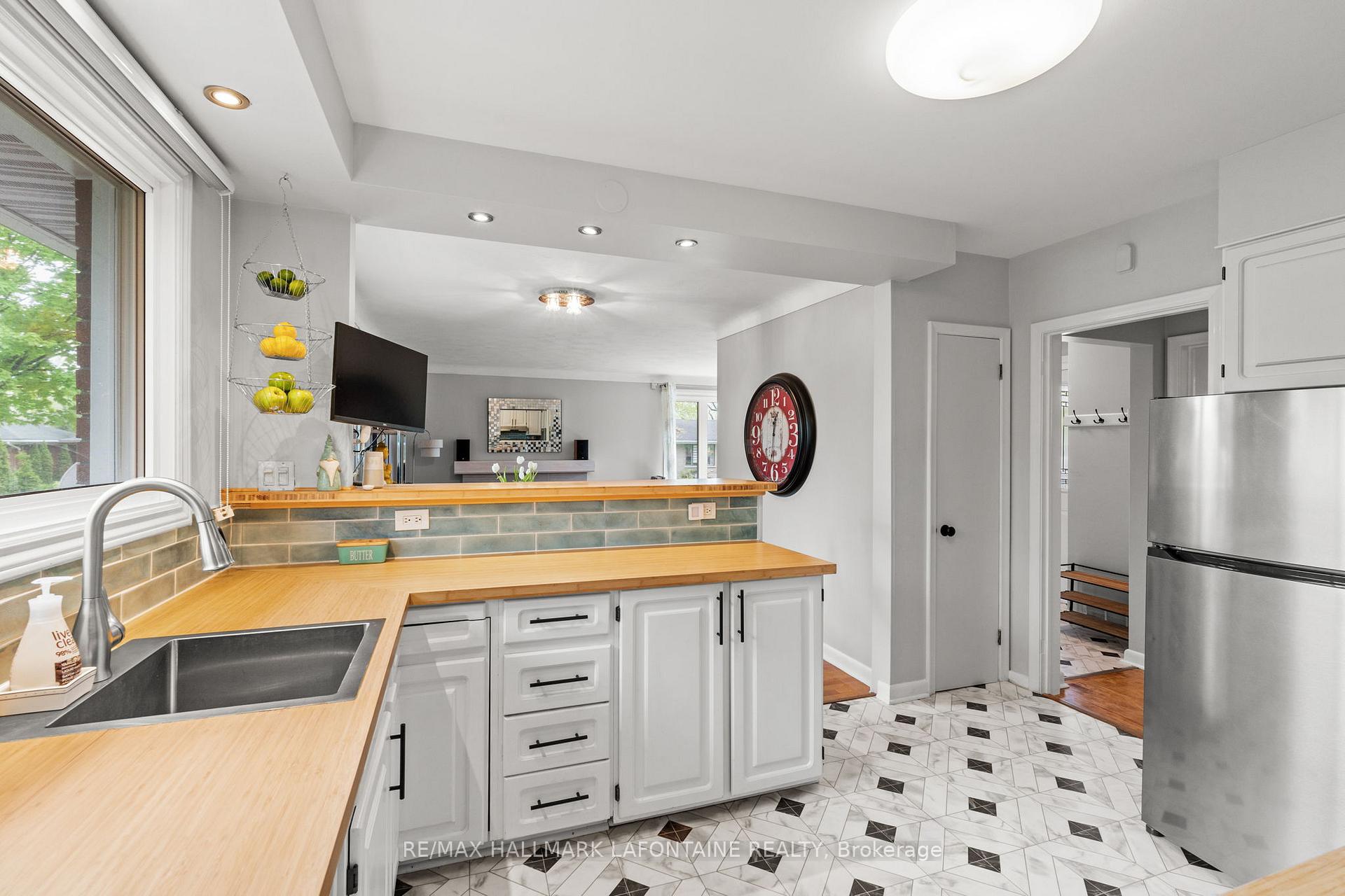 Photo 12 of 553 Browning Avenue, Ottawa, Riverview Park — HOMEH