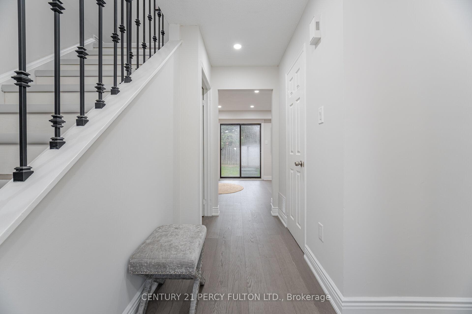 Photo 3 of 3 Chalmers Crescent, Ajax, Central — HOMEH