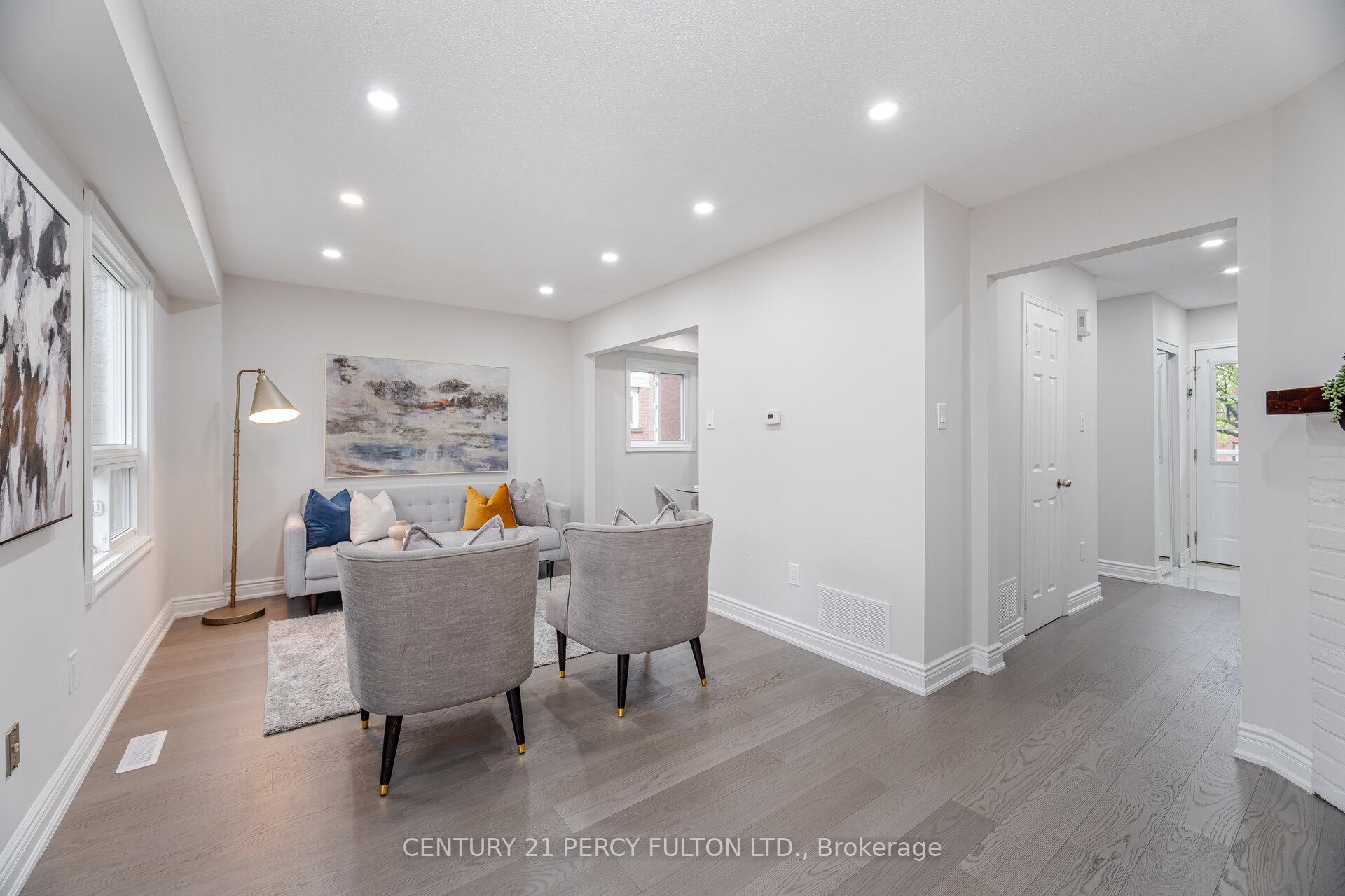 Photo 2 of 3 Chalmers Crescent, Ajax, Central — HOMEH