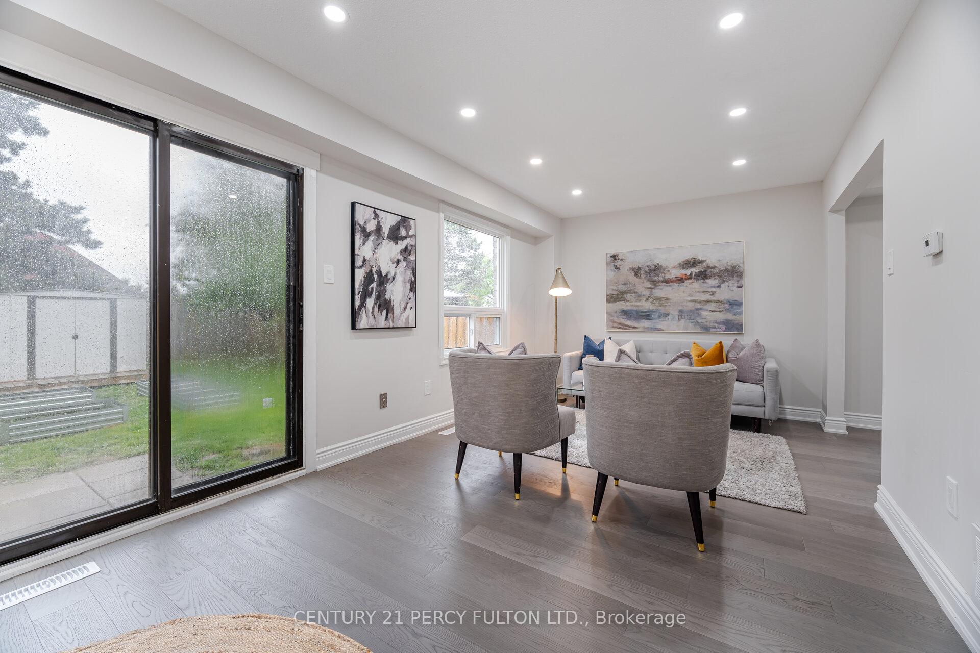 Photo 7 of 3 Chalmers Crescent, Ajax, Central — HOMEH
