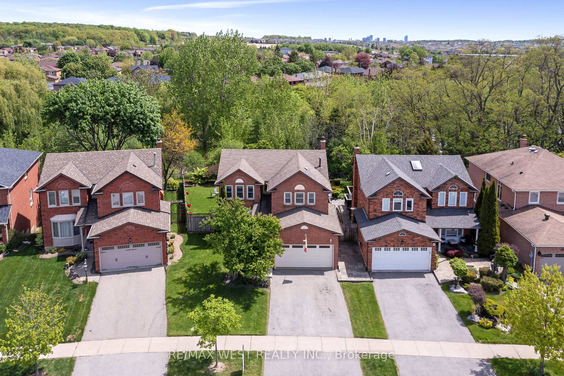 Photo 1 of 65 Belmont Crescent, Vaughan, Maple — HOMEH
