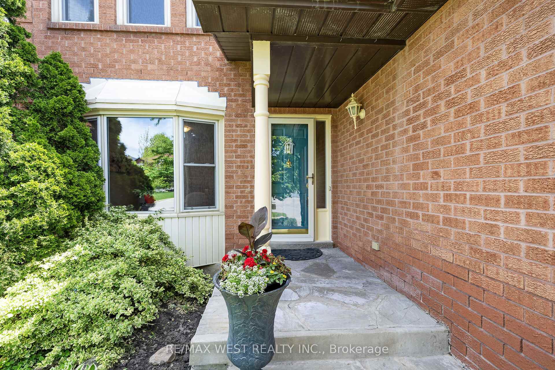 Photo 32 of 65 Belmont Crescent, Vaughan, Maple — HOMEH