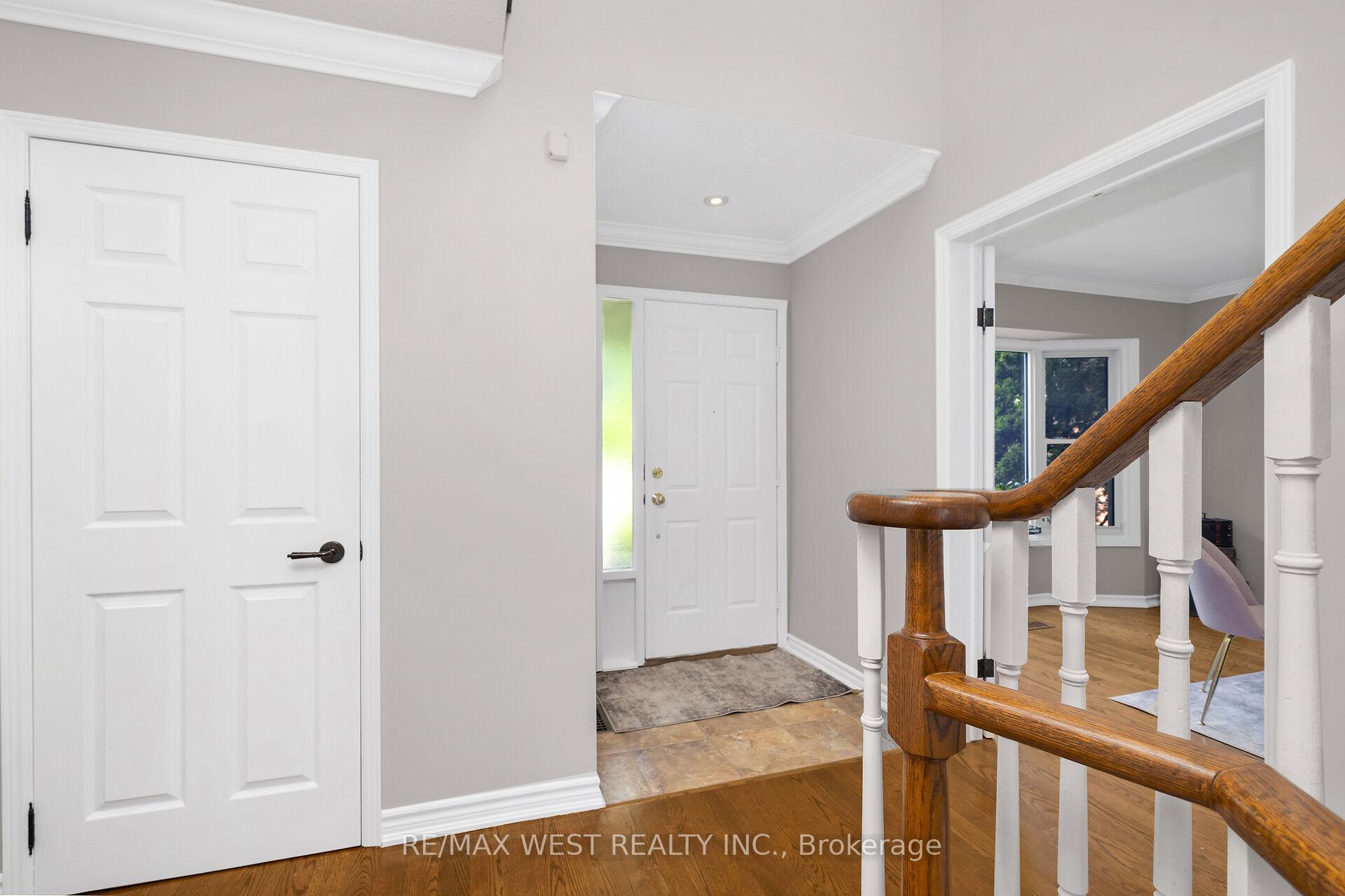 Photo 6 of 65 Belmont Crescent, Vaughan, Maple — HOMEH