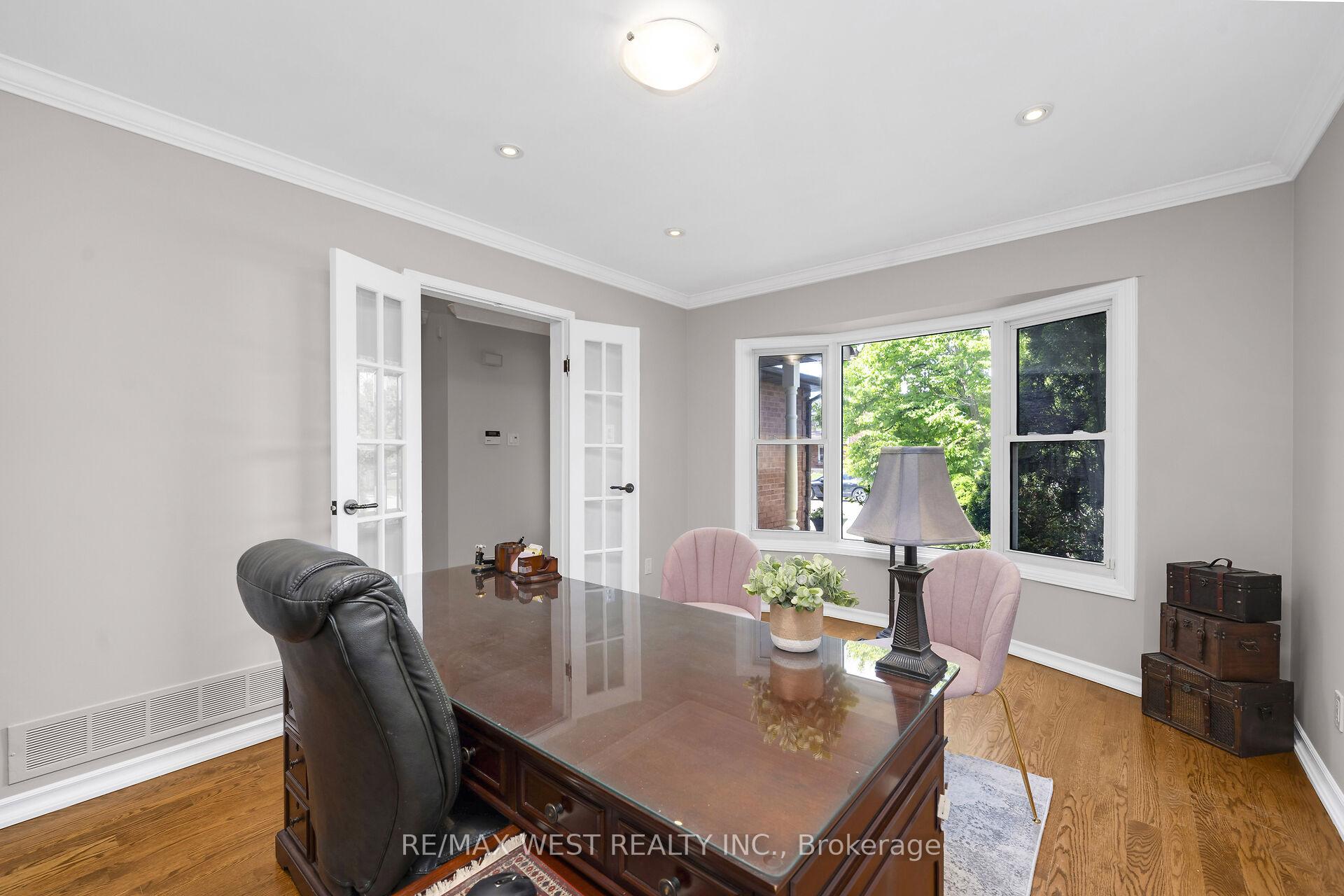 Photo 11 of 65 Belmont Crescent, Vaughan, Maple — HOMEH
