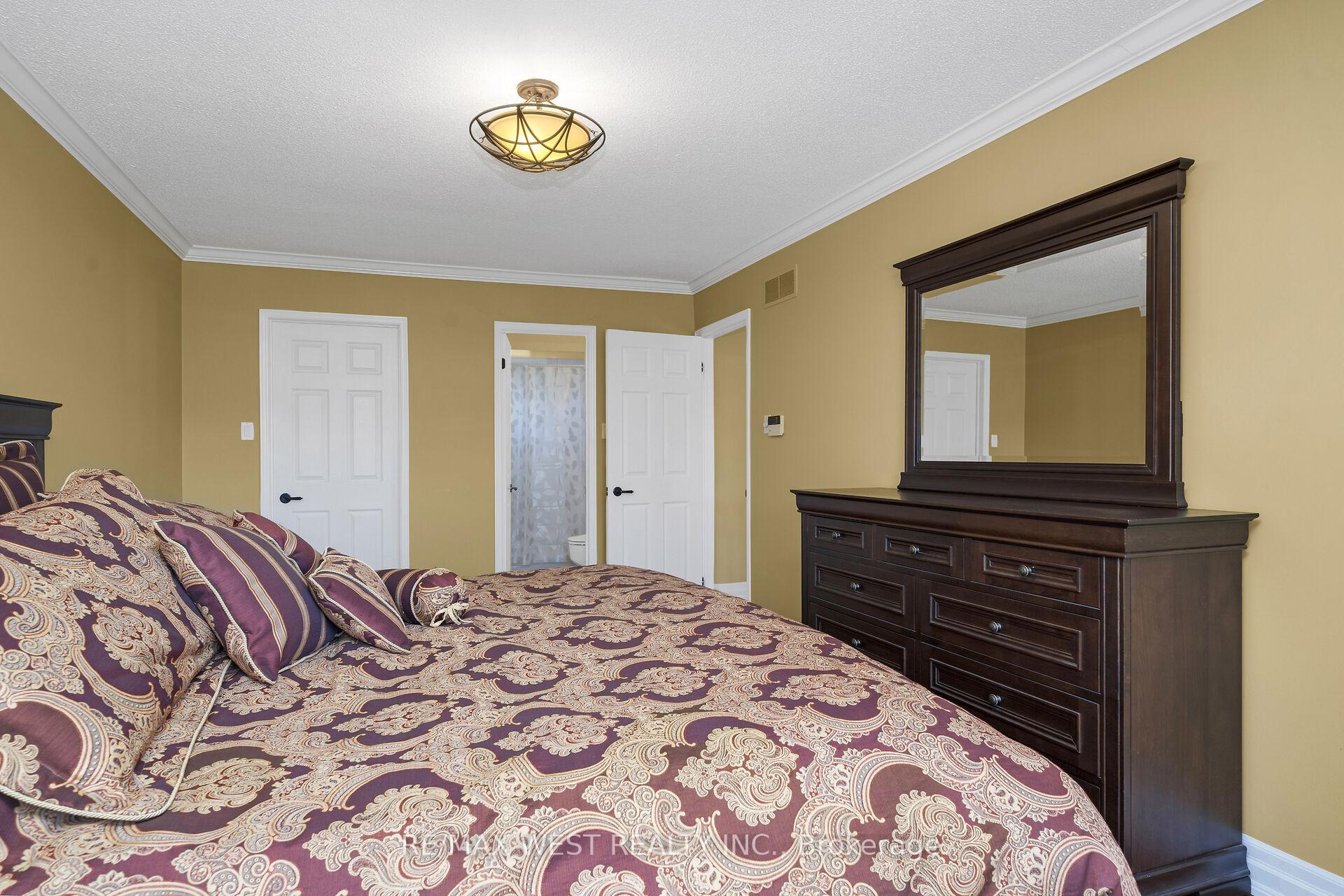Photo 27 of 65 Belmont Crescent, Vaughan, Maple — HOMEH