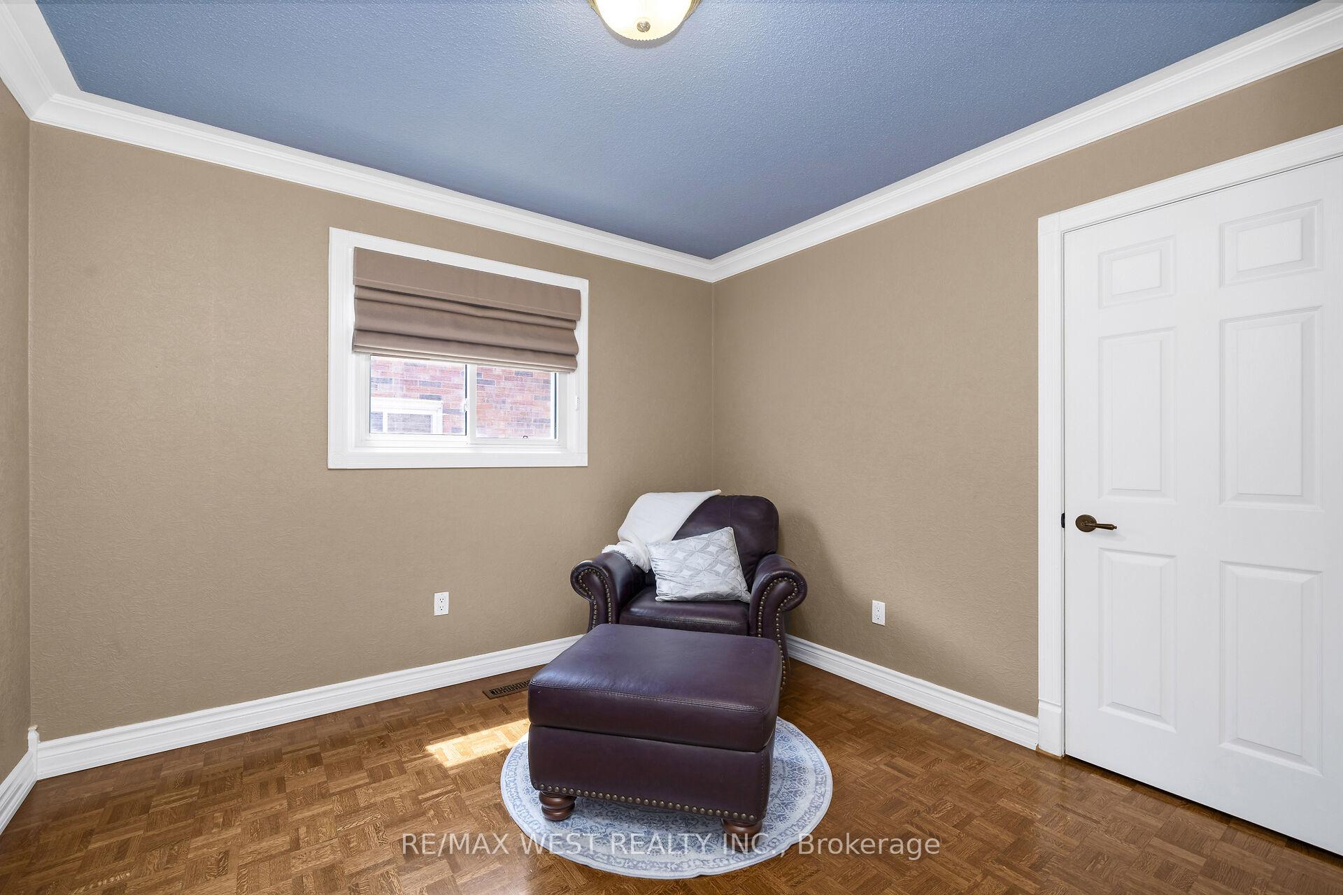Photo 29 of 65 Belmont Crescent, Vaughan, Maple — HOMEH