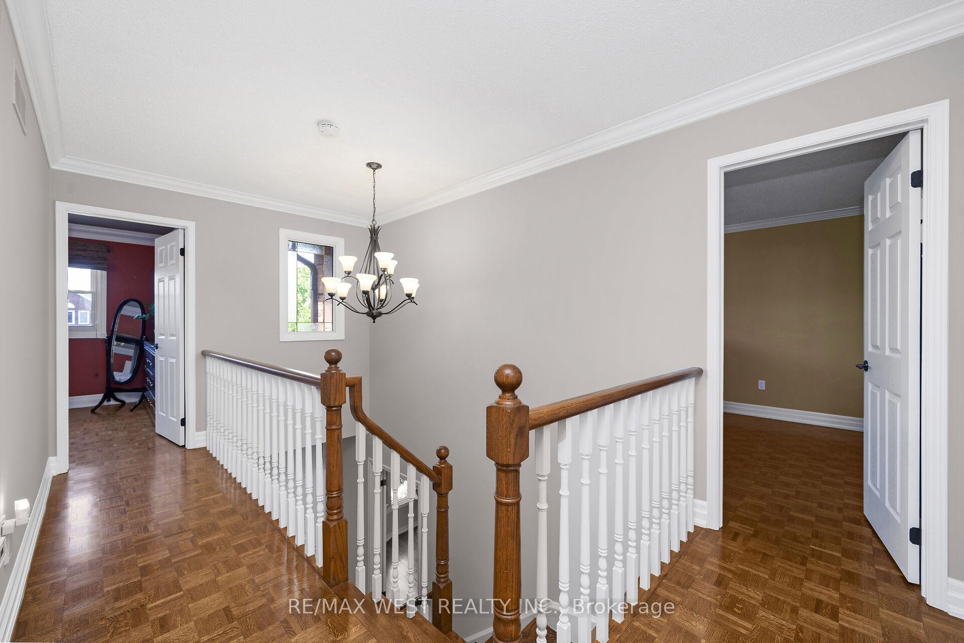 Photo 35 of 65 Belmont Crescent, Vaughan, Maple — HOMEH