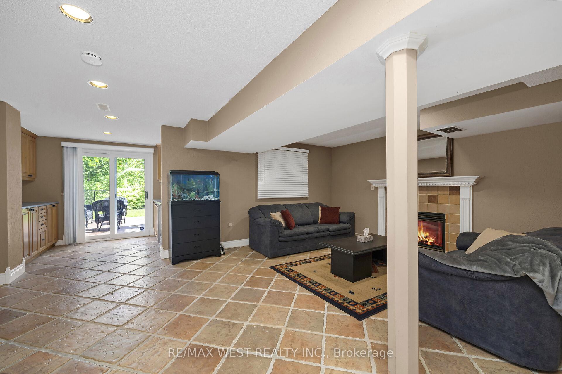 Photo 16 of 65 Belmont Crescent, Vaughan, Maple — HOMEH