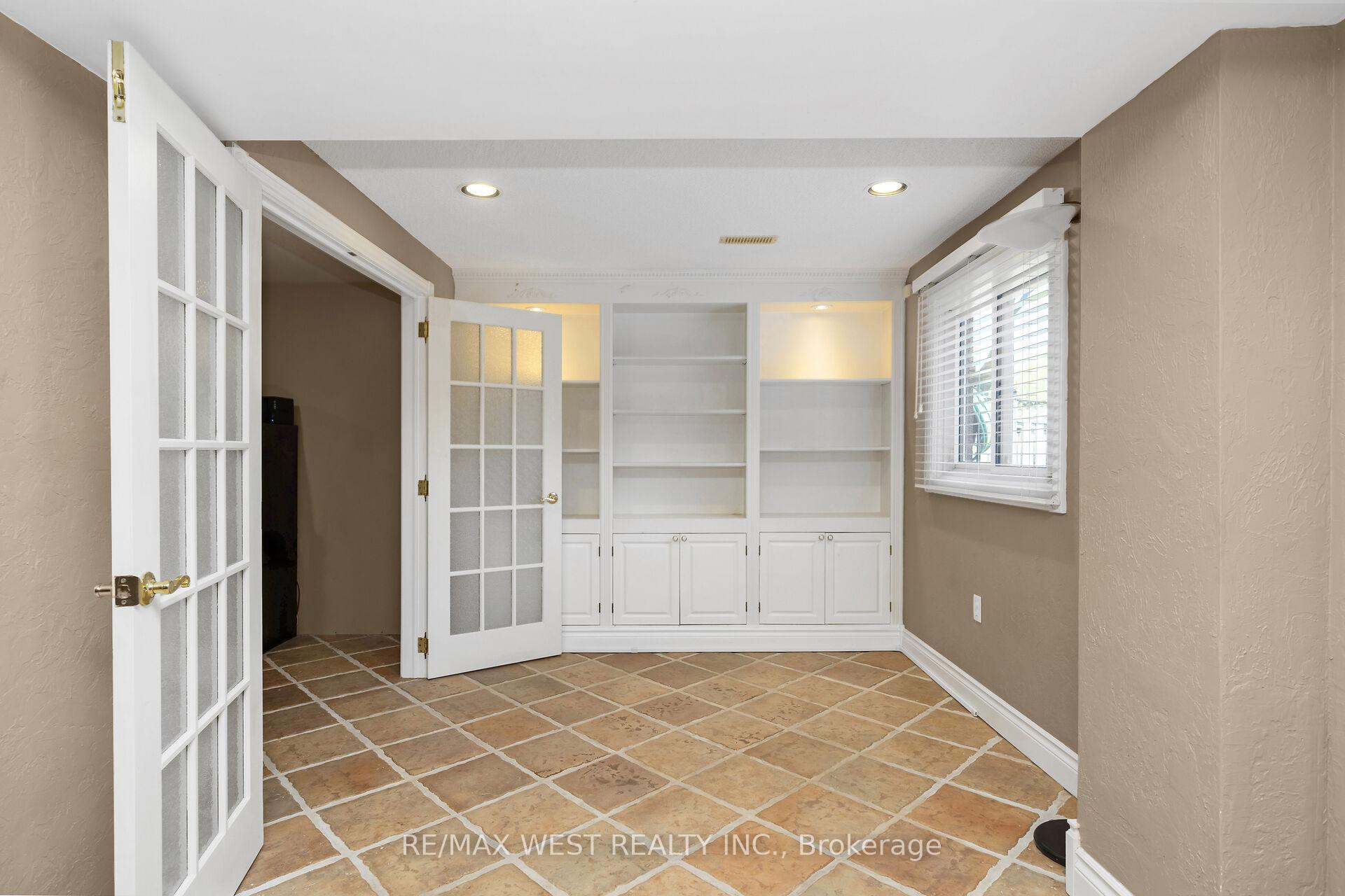 Photo 24 of 65 Belmont Crescent, Vaughan, Maple — HOMEH