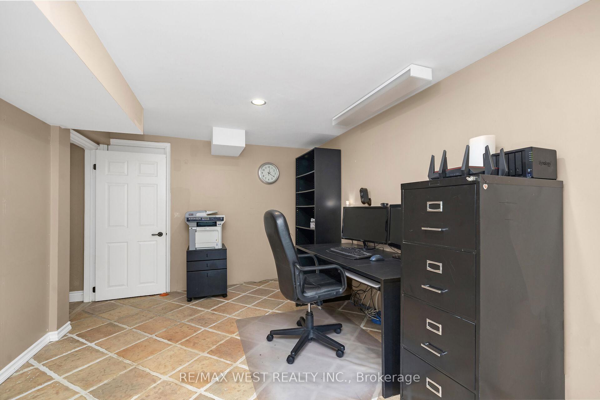 Photo 26 of 65 Belmont Crescent, Vaughan, Maple — HOMEH