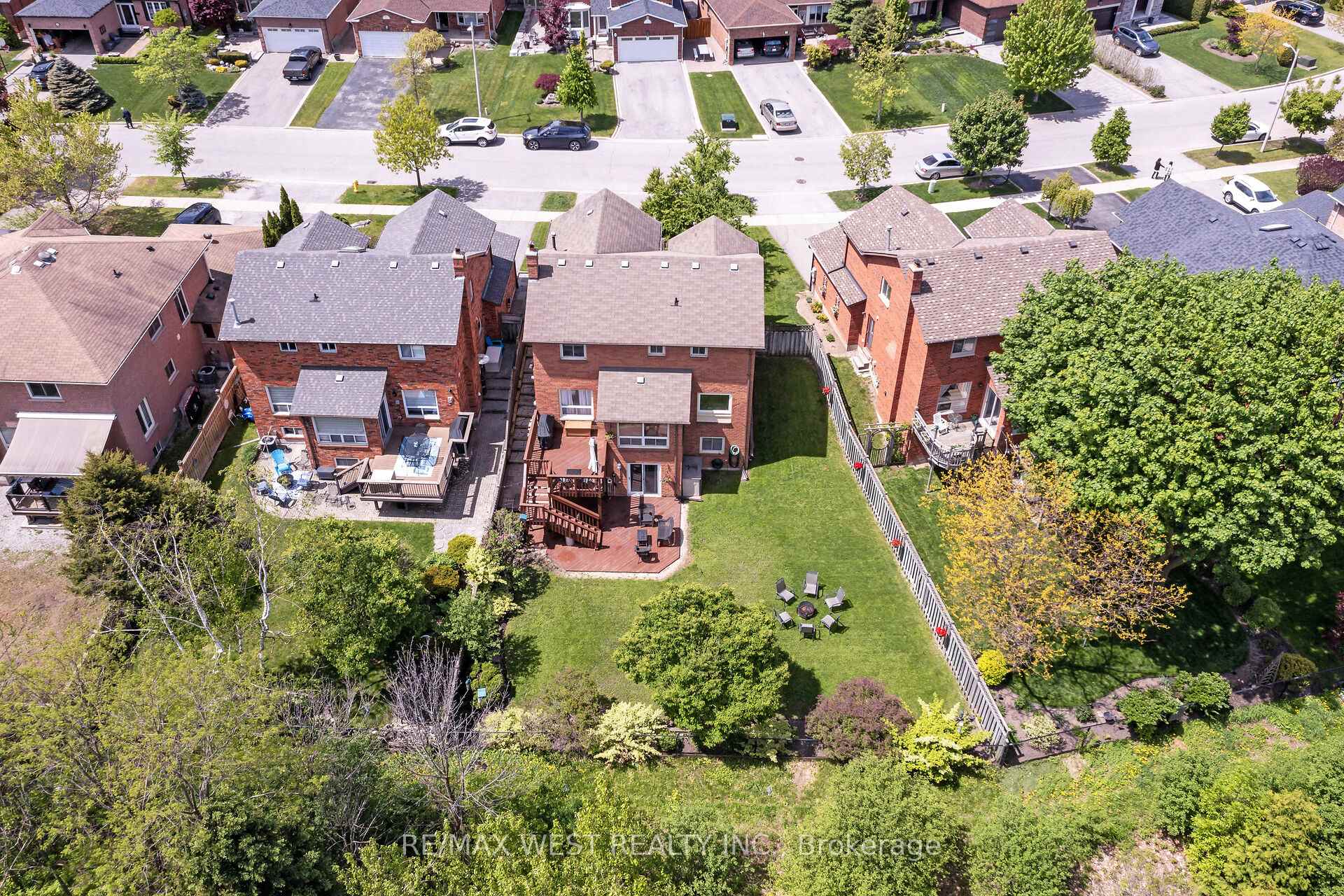 Photo 36 of 65 Belmont Crescent, Vaughan, Maple — HOMEH