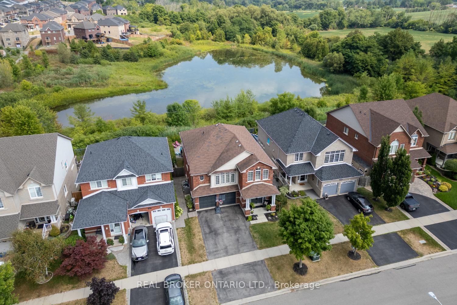 Photo 2 of 199 Fenning Drive, Clarington, Courtice — HOMEH