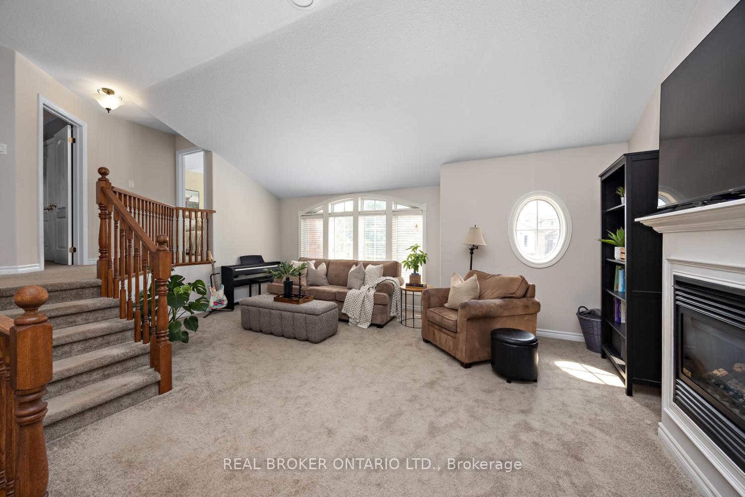 Photo 19 of 199 Fenning Drive, Clarington, Courtice — HOMEH