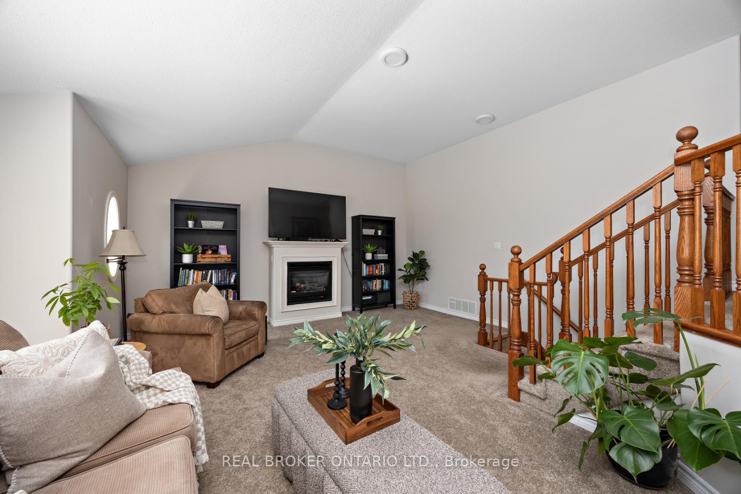 Photo 20 of 199 Fenning Drive, Clarington, Courtice — HOMEH