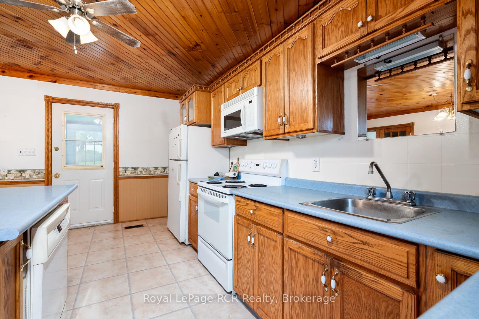 Photo 12 of 422014 Concession 6 NDR, West Grey — HOMEH