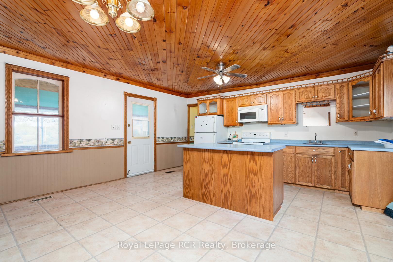 Photo 11 of 422014 Concession 6 NDR, West Grey — HOMEH