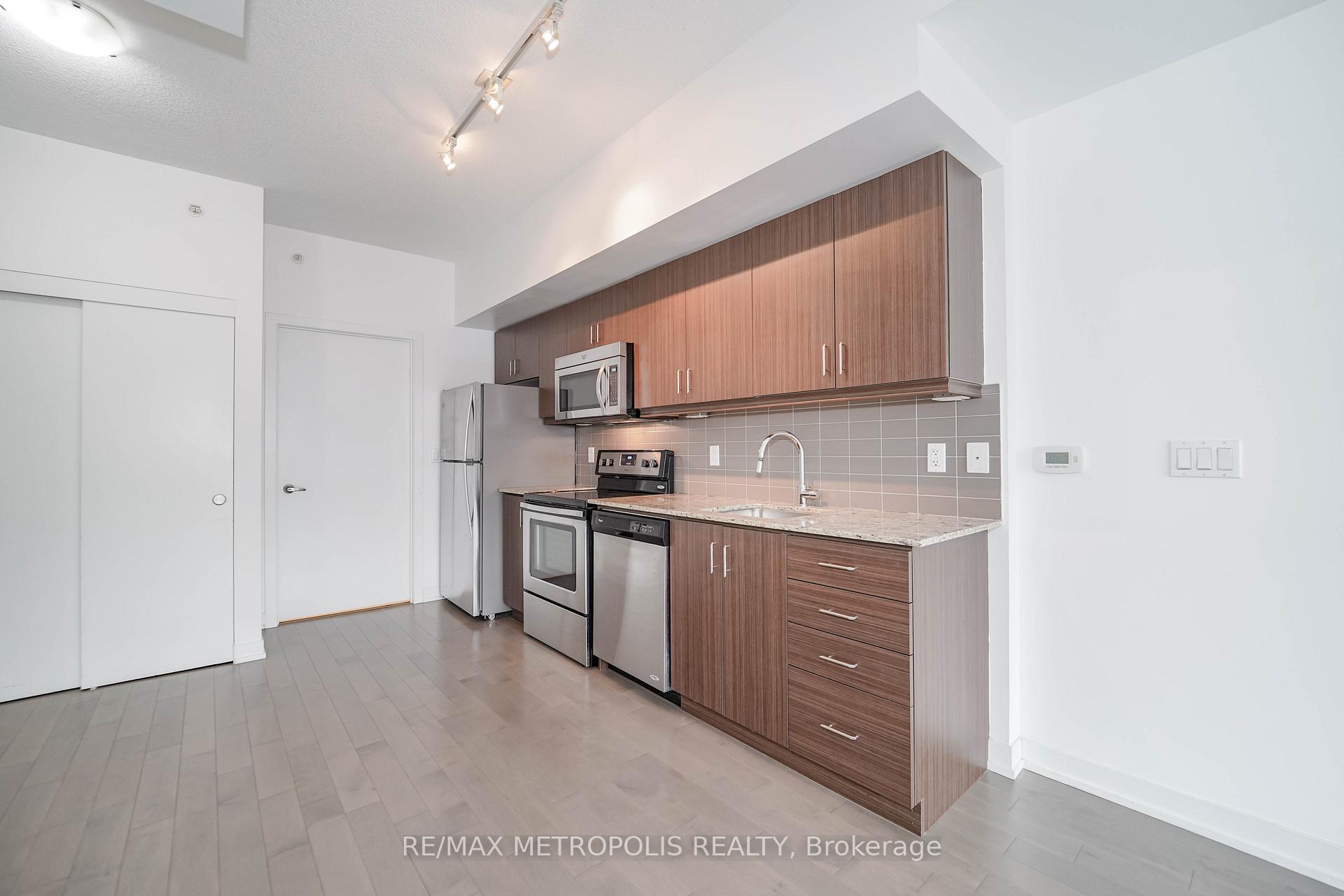 Photo 7 of Unit 602, 10 Willison Square, Toronto, Kensington-Chinatown — HOMEH